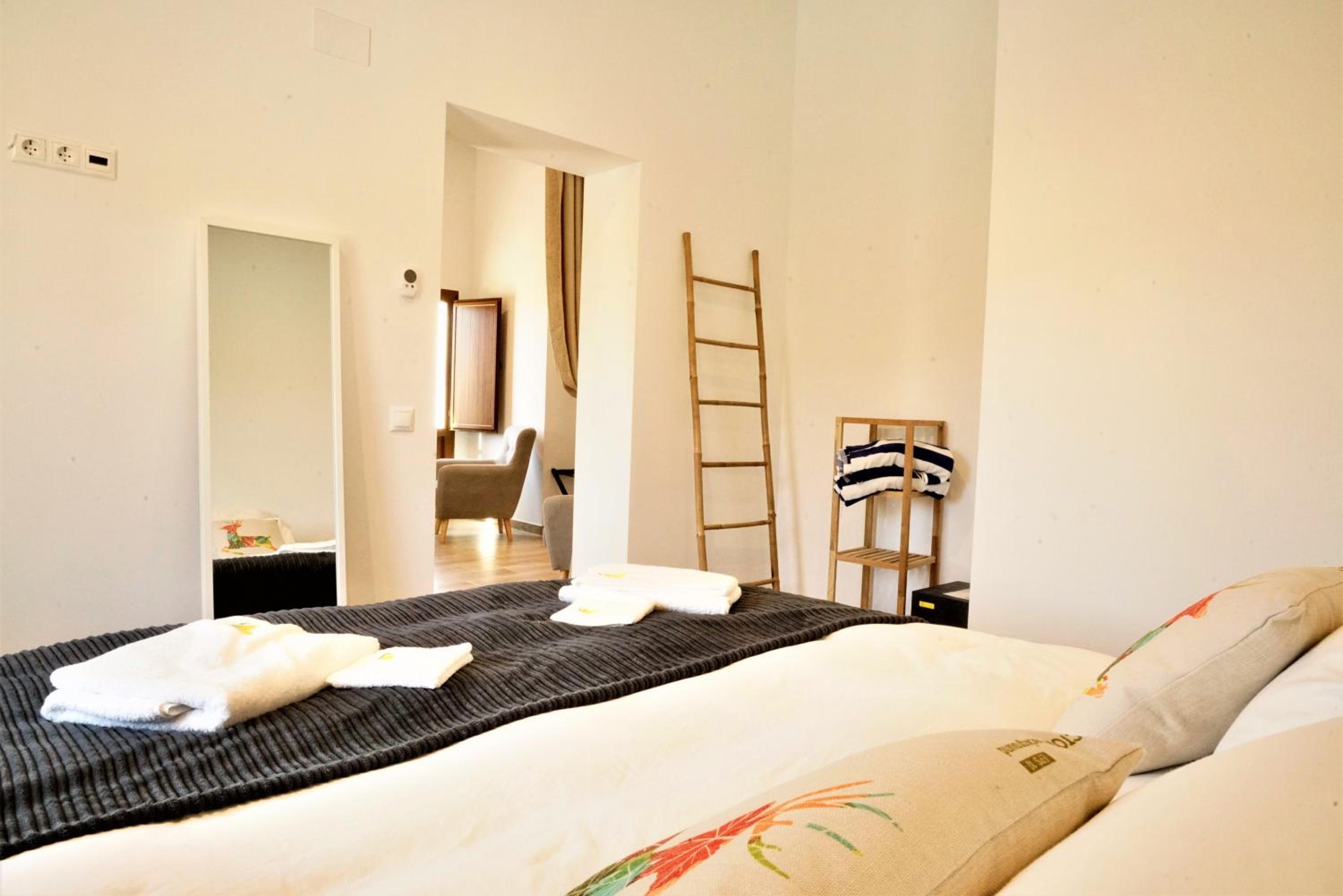 King Suite with Balcony - Photo 8