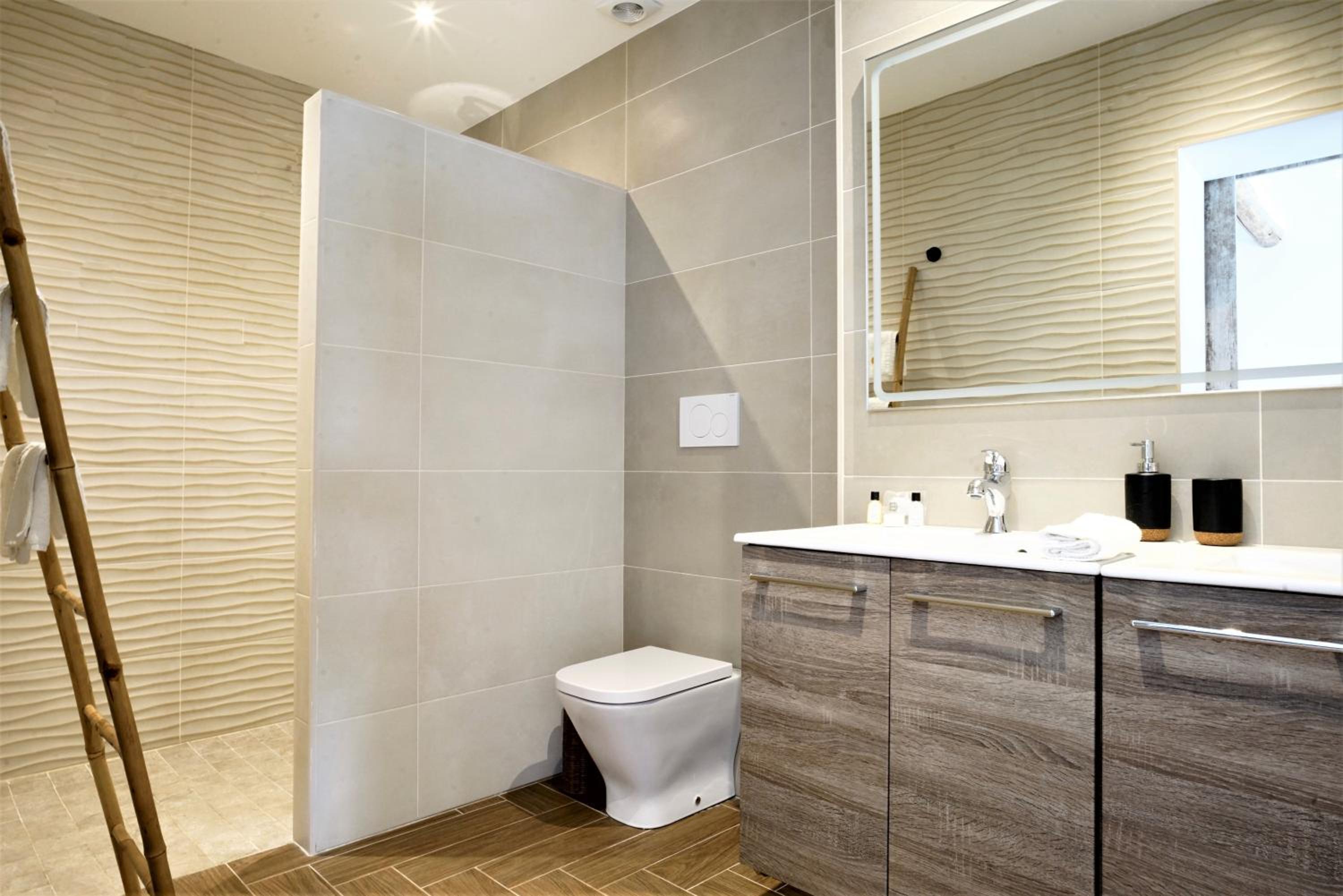 Deluxe Family Suite photo 2
