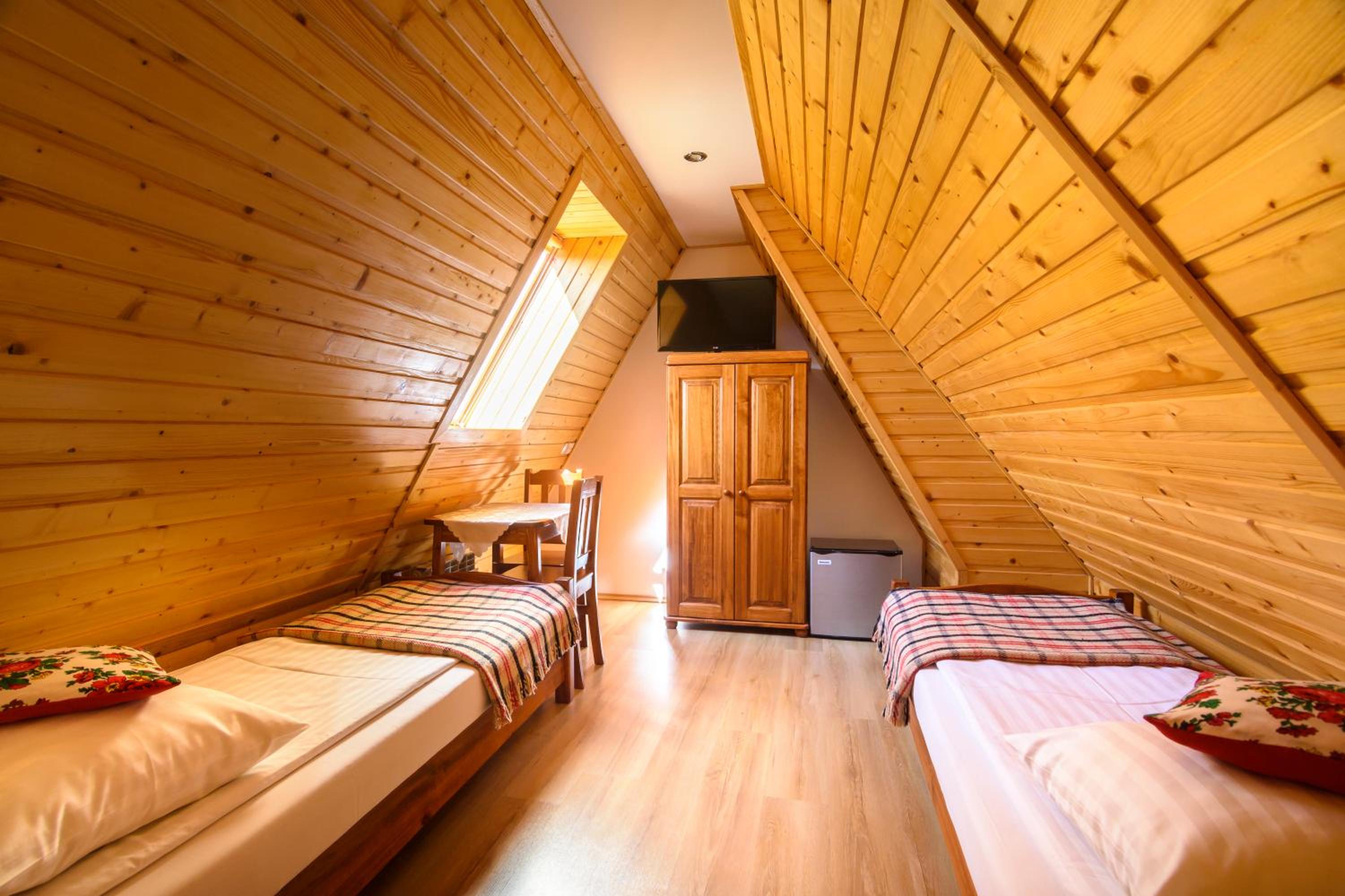 Twin Room with Private Bathroom photo 1