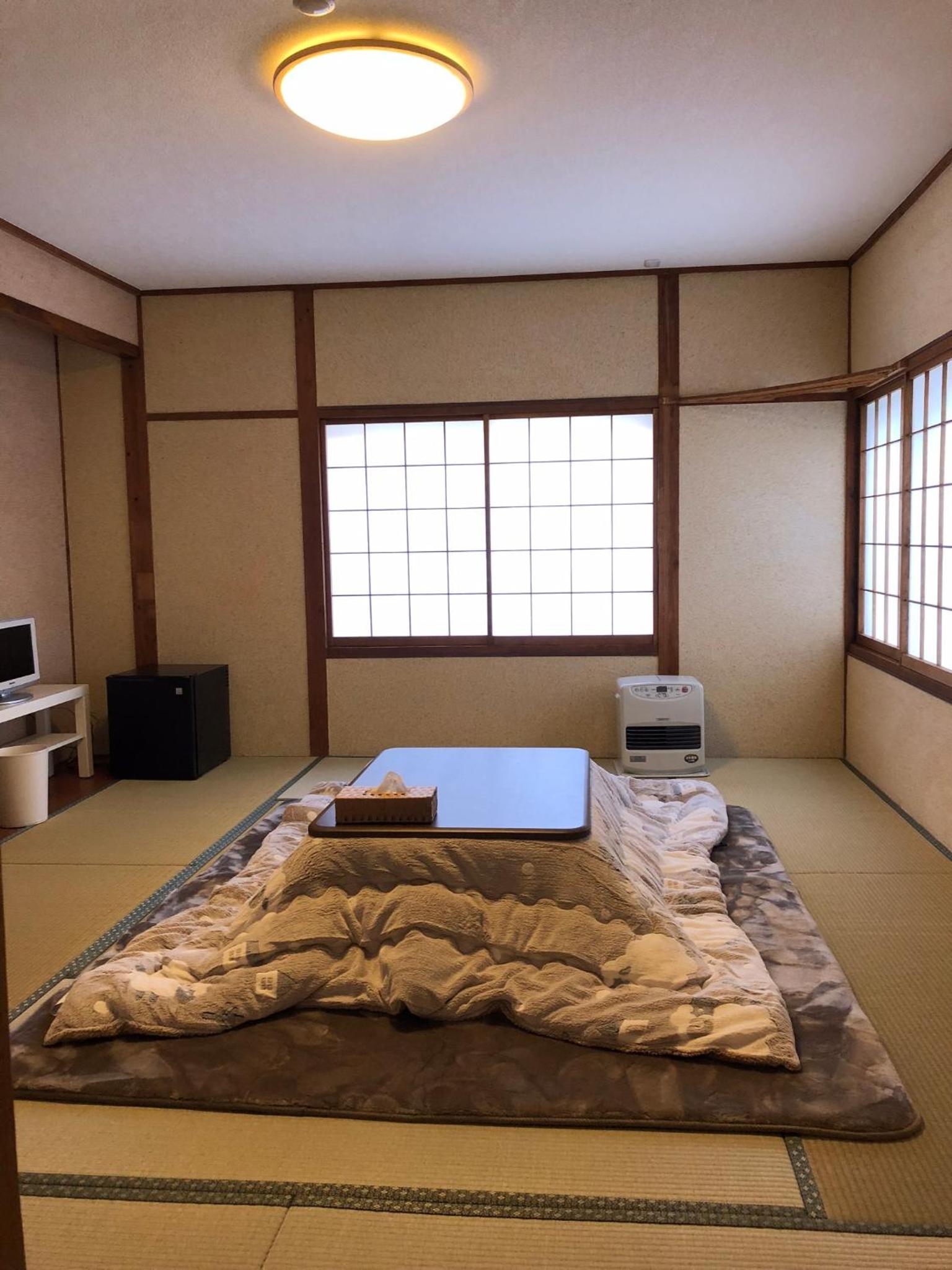 Economy Twin Room - Non-Smoking - Photo 12