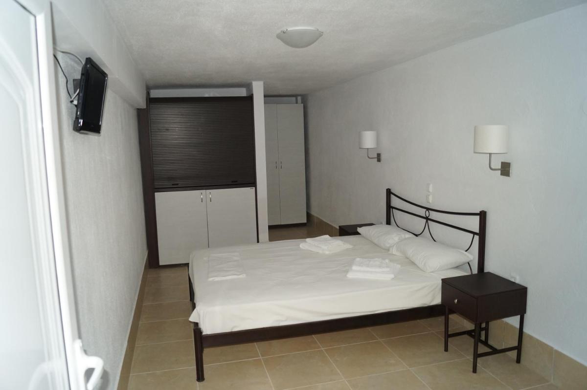 Semi-Basement Economy Studio (2 Adults)