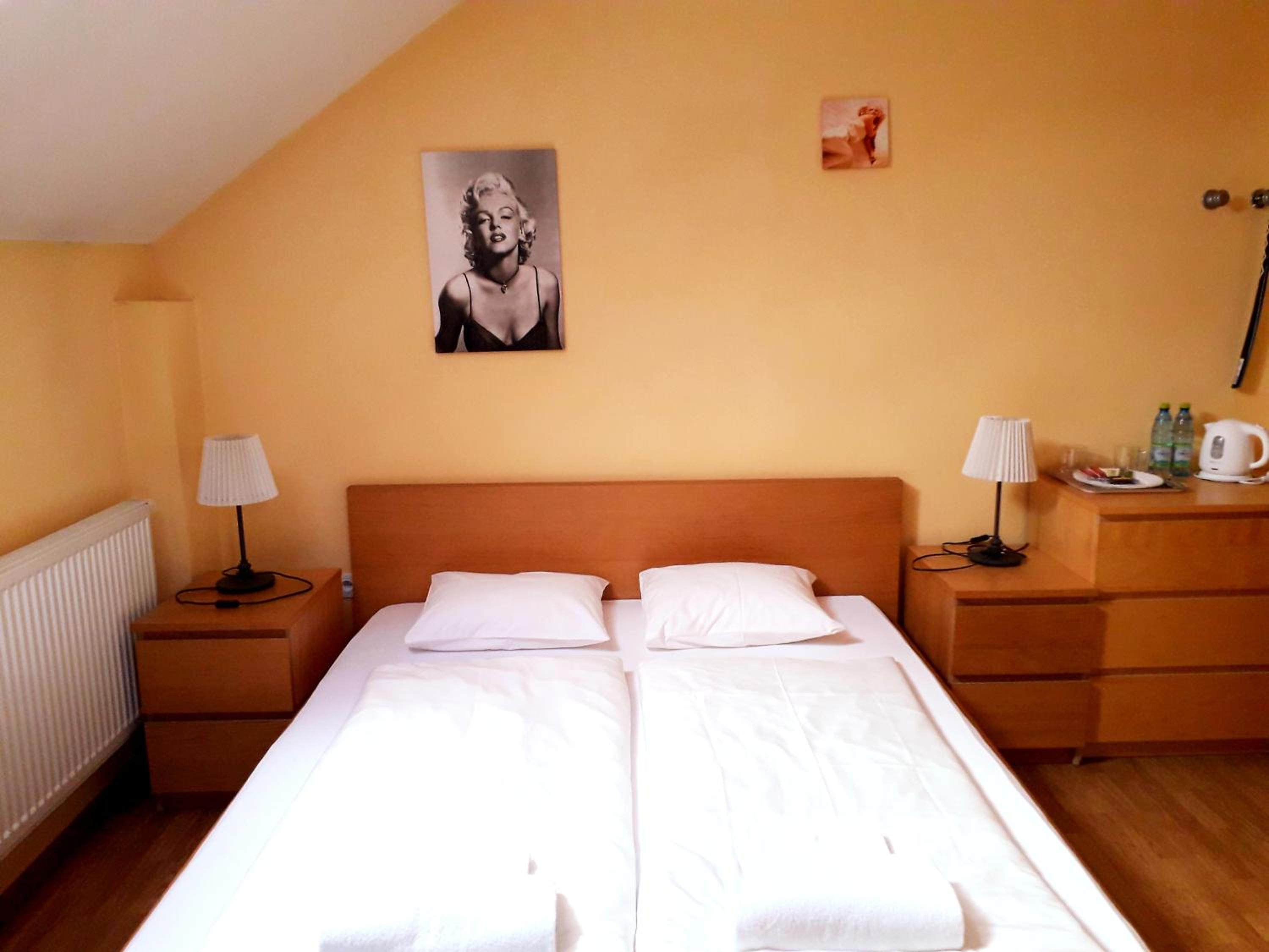 Deluxe Double Room with Bath photo 1