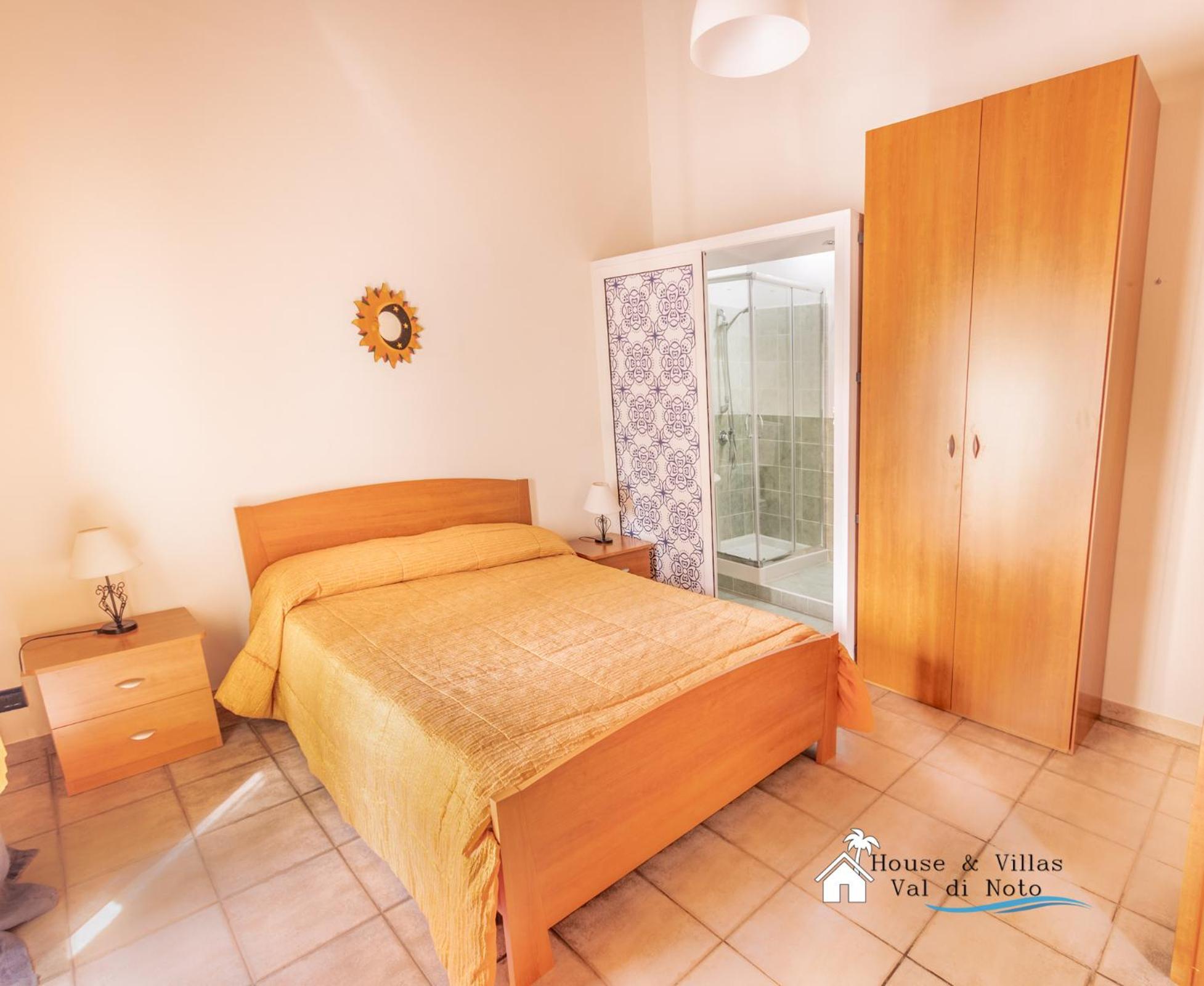 Standard Double Room - Photo 2