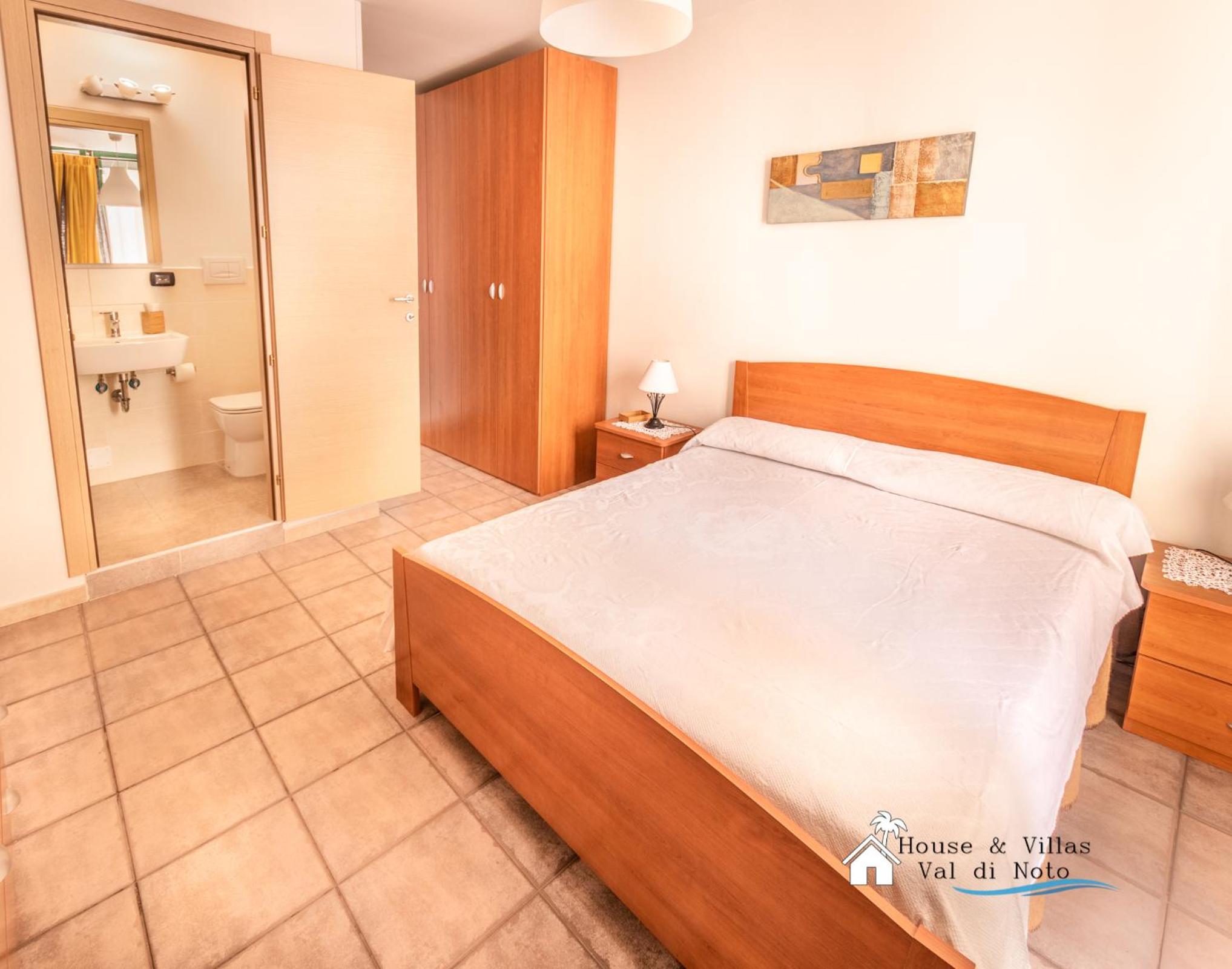 Standard Double Room - Photo 1