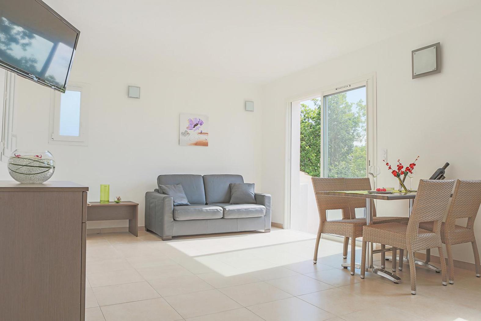Two-Bedroom Apartment (6 Adults)