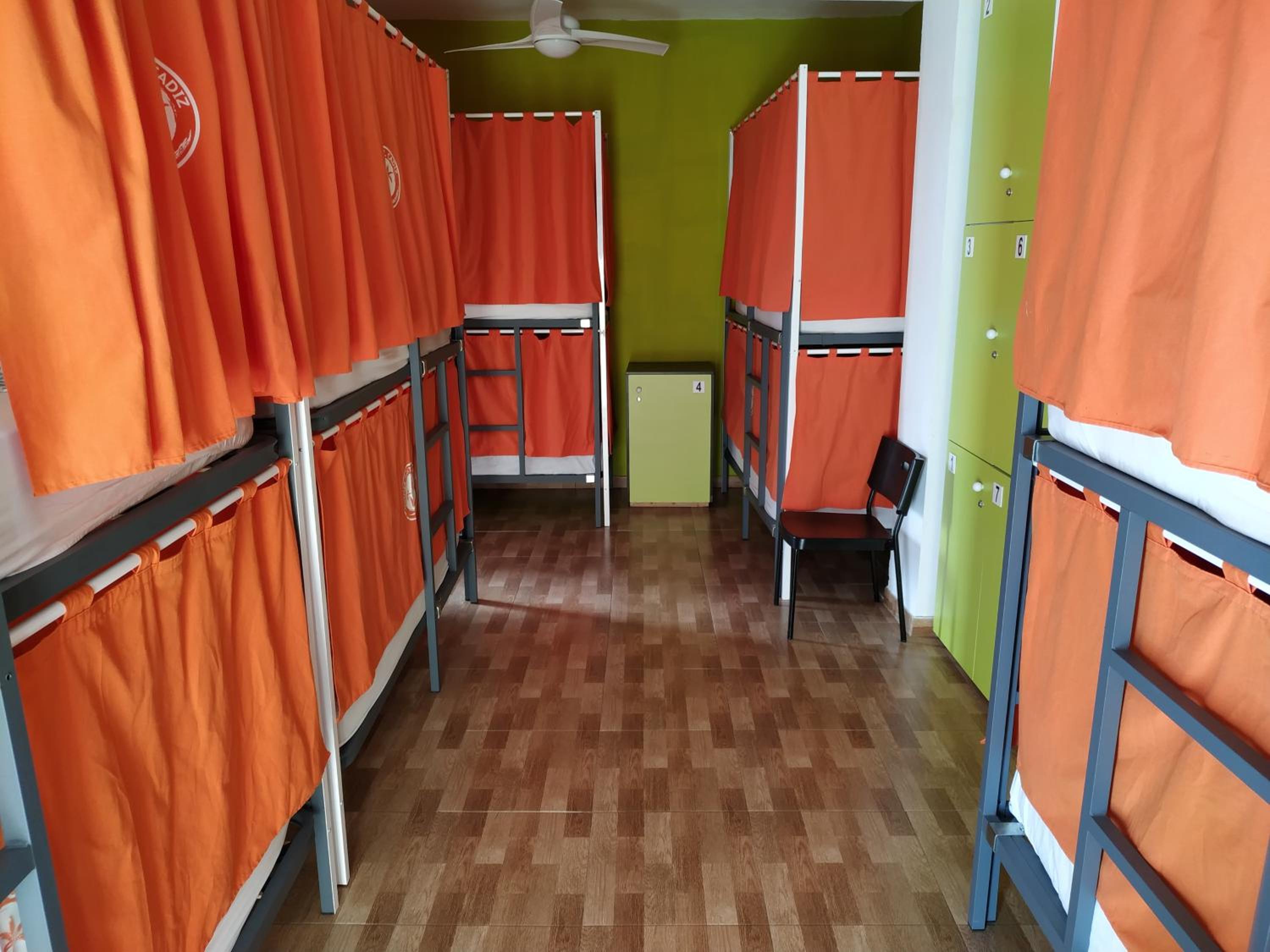 Bed in 10-Bed Mixed Dormitory Room photo 3