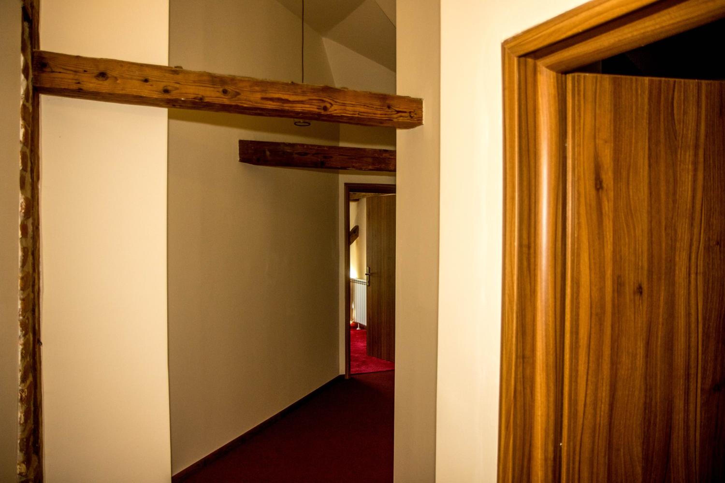 Double Room - Photo 10