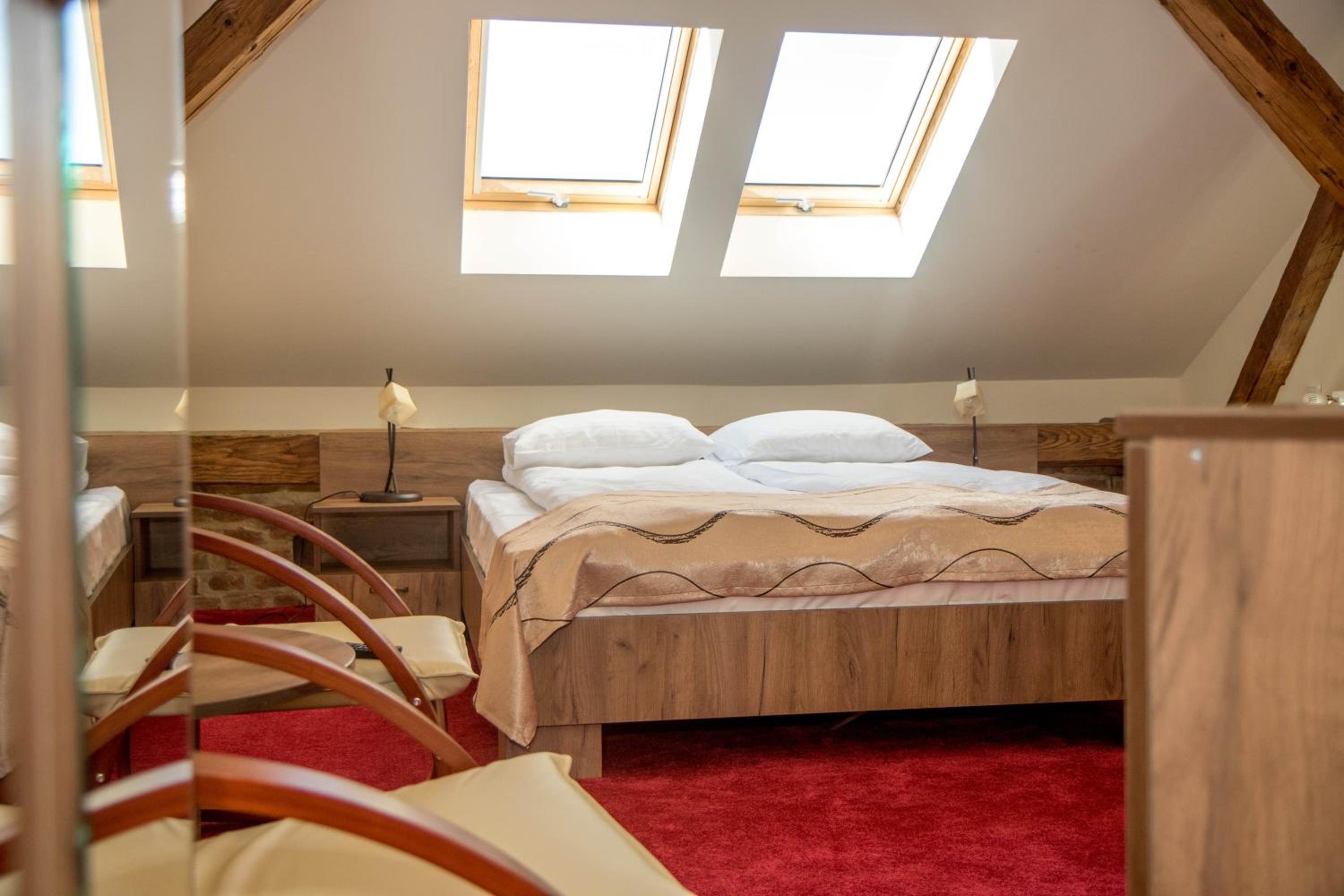 Double Room - Photo 22