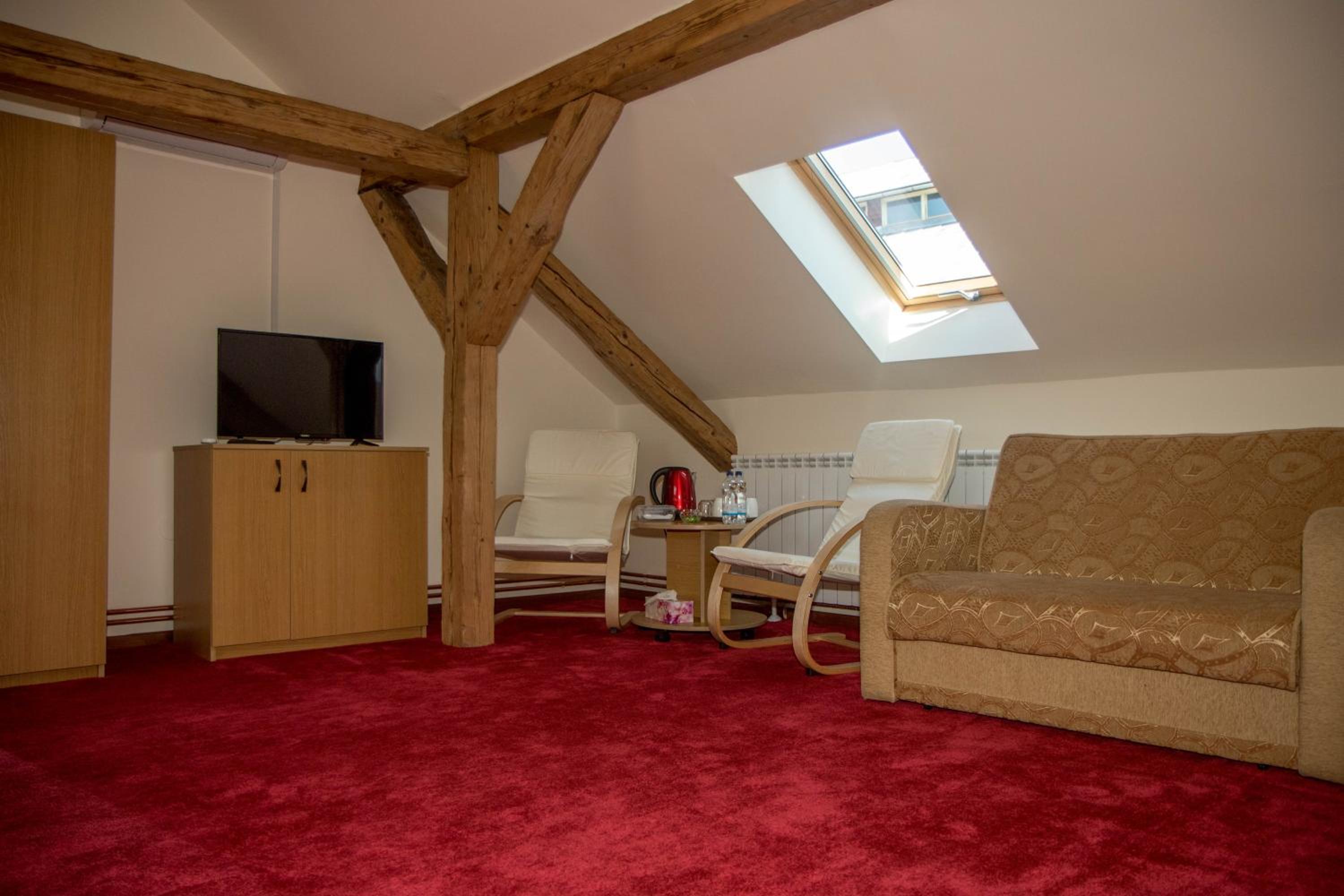 Family Room - Photo 21