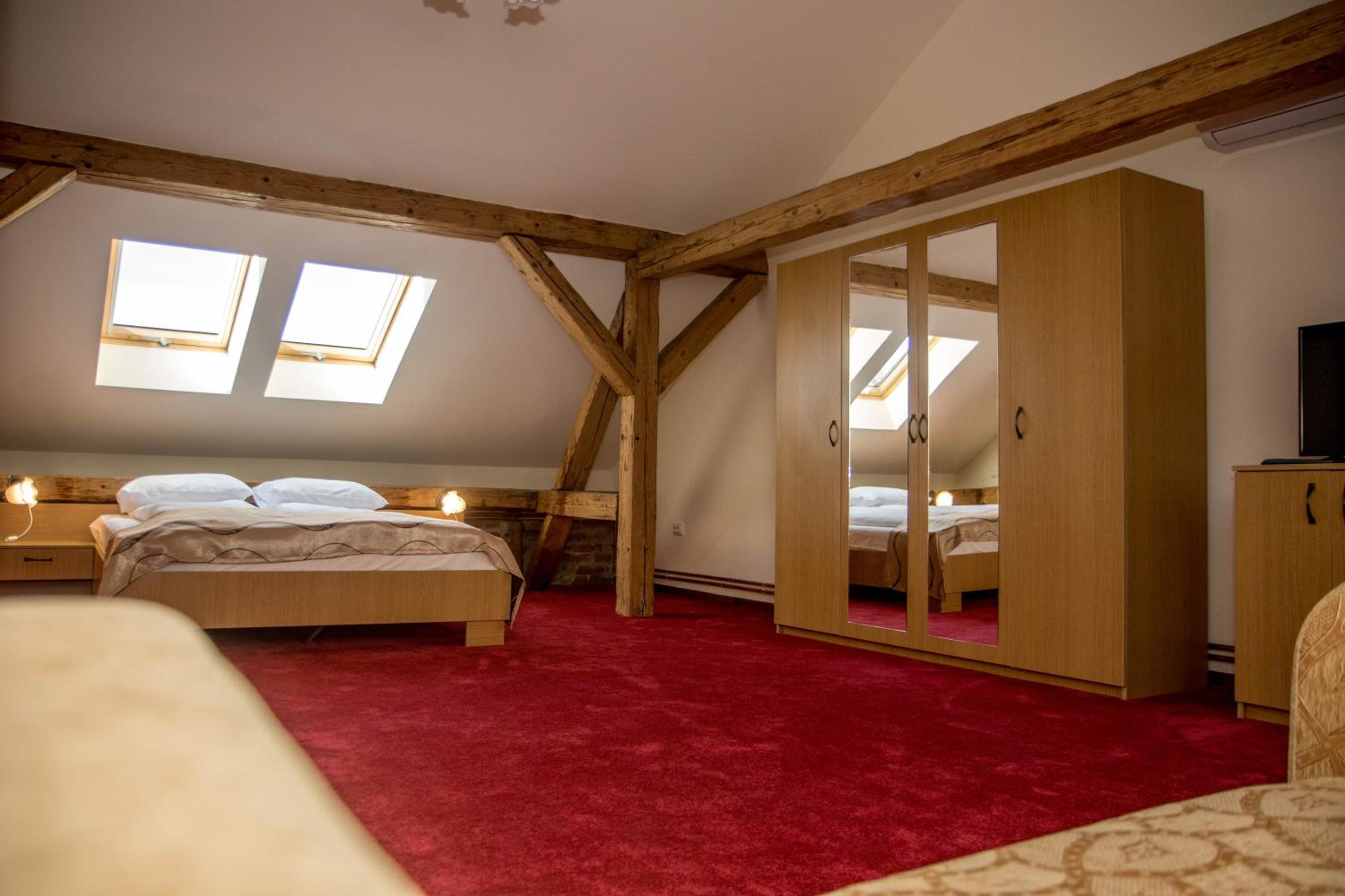Family Room - Photo 16