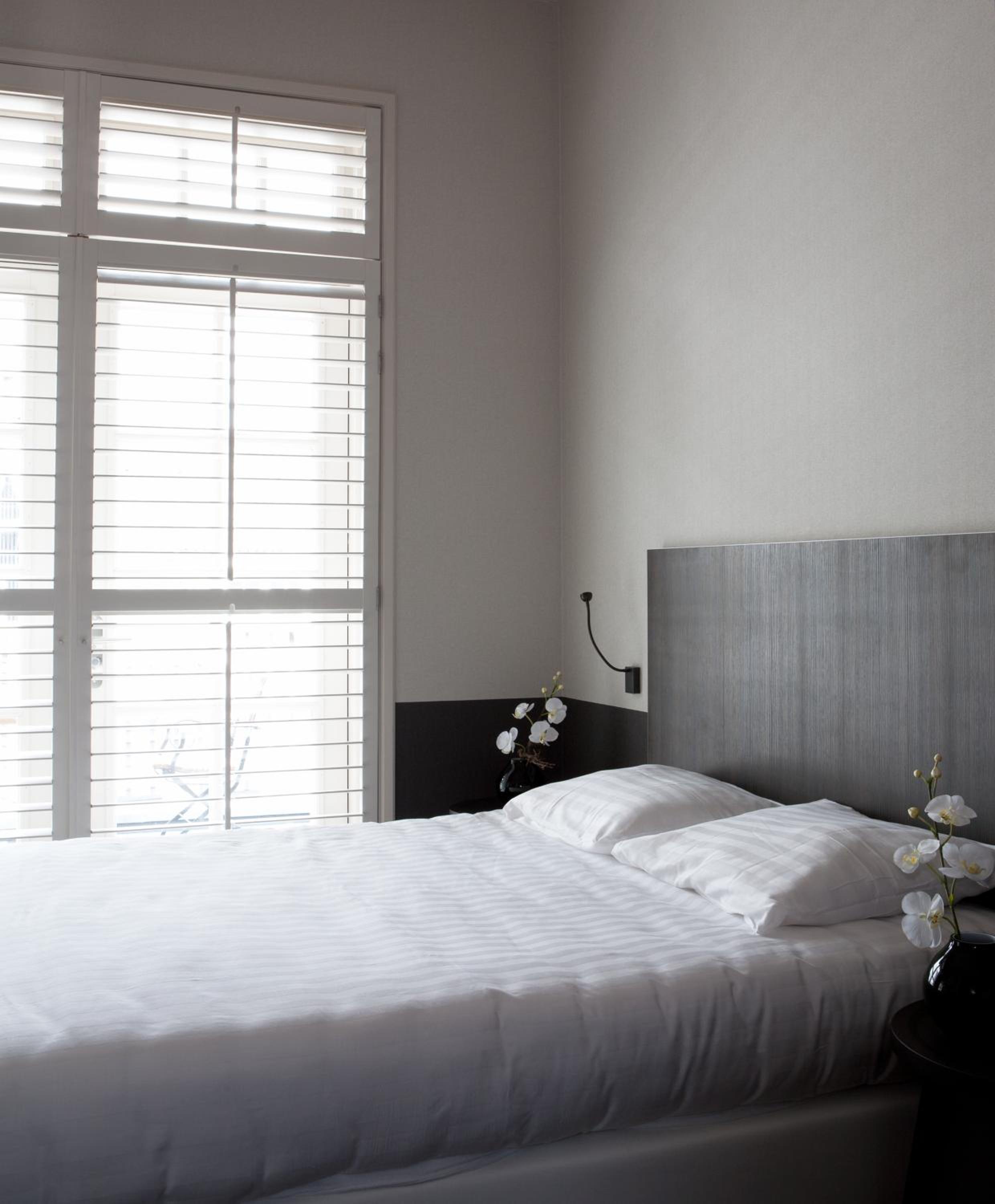Junior Suite with Balcony - Photo 5