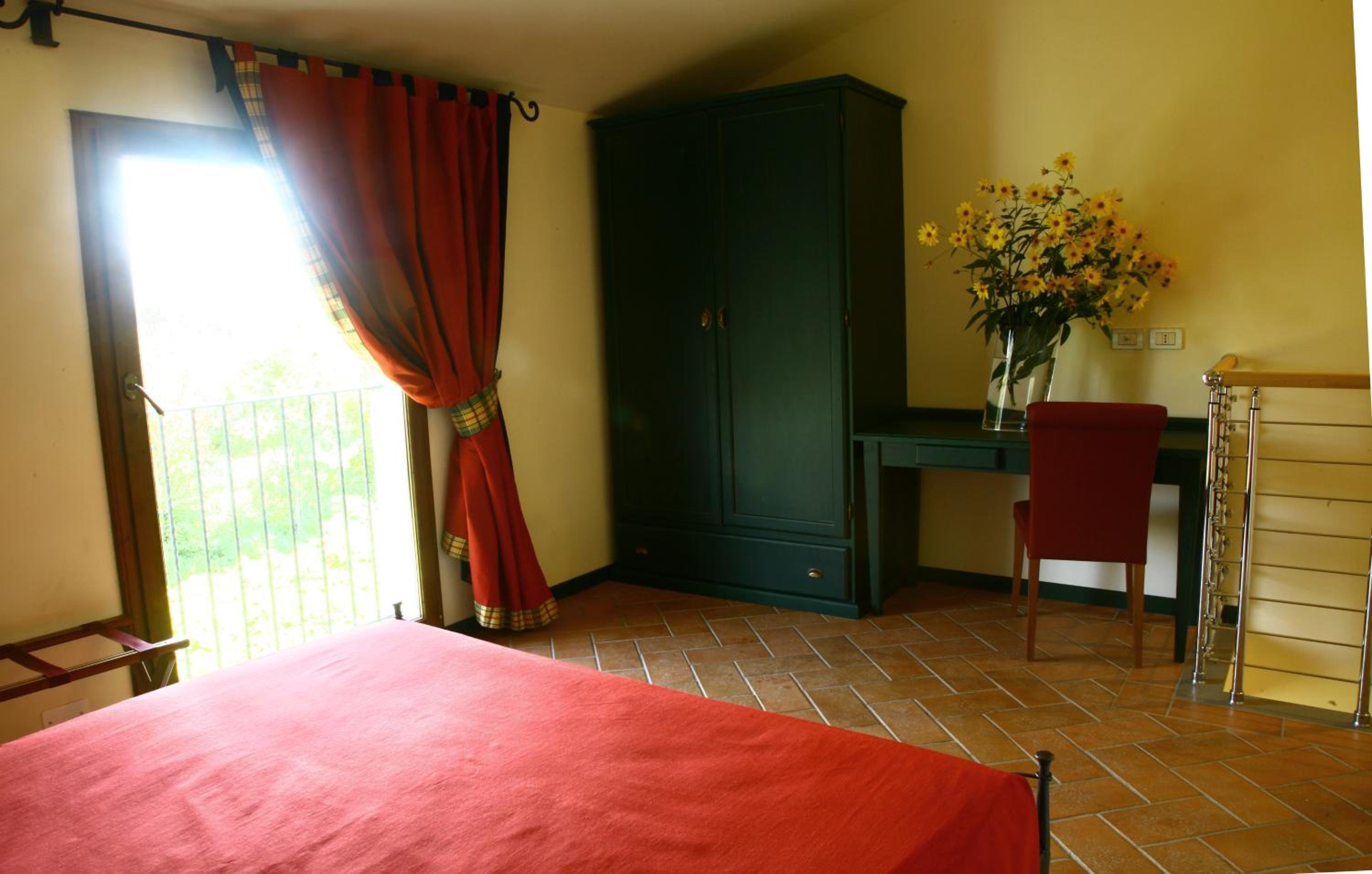 Double or Twin Room - Photo 5