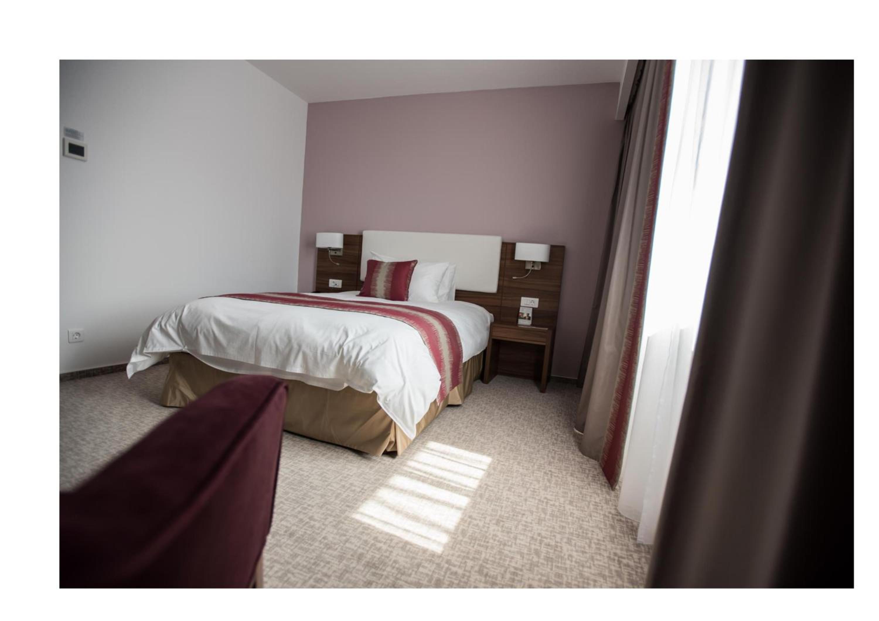 Single Room - Disability Access photo 3
