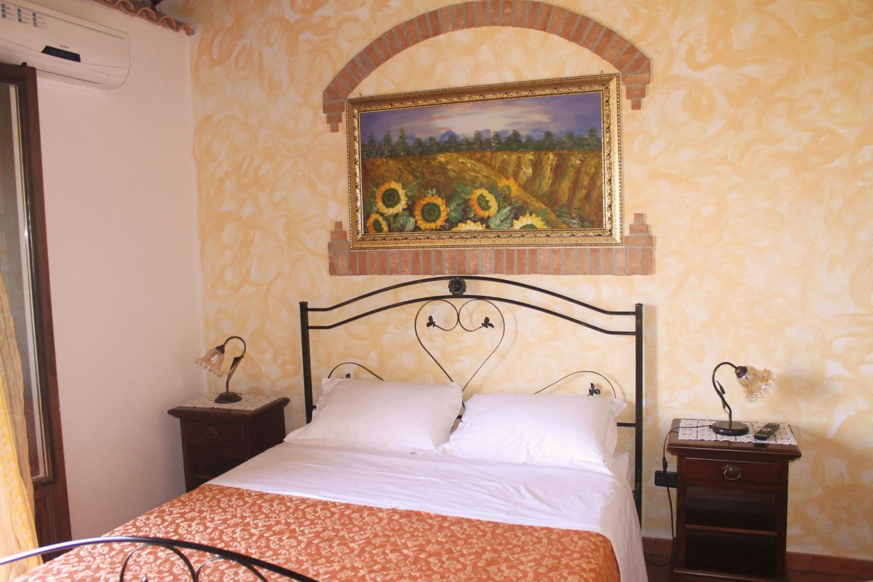 Large Double Room photo 3