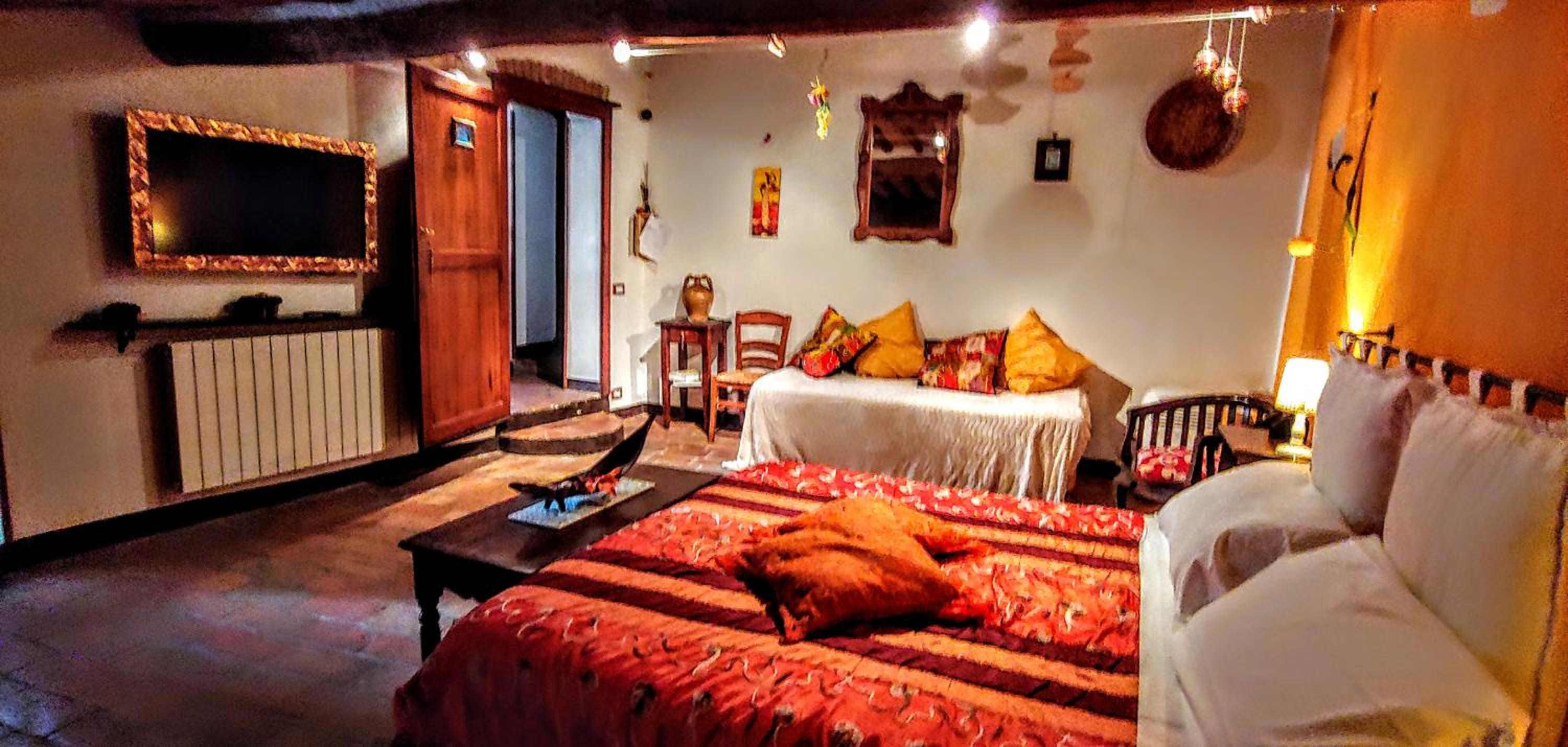 Superior Double Room with City View - Photo 6