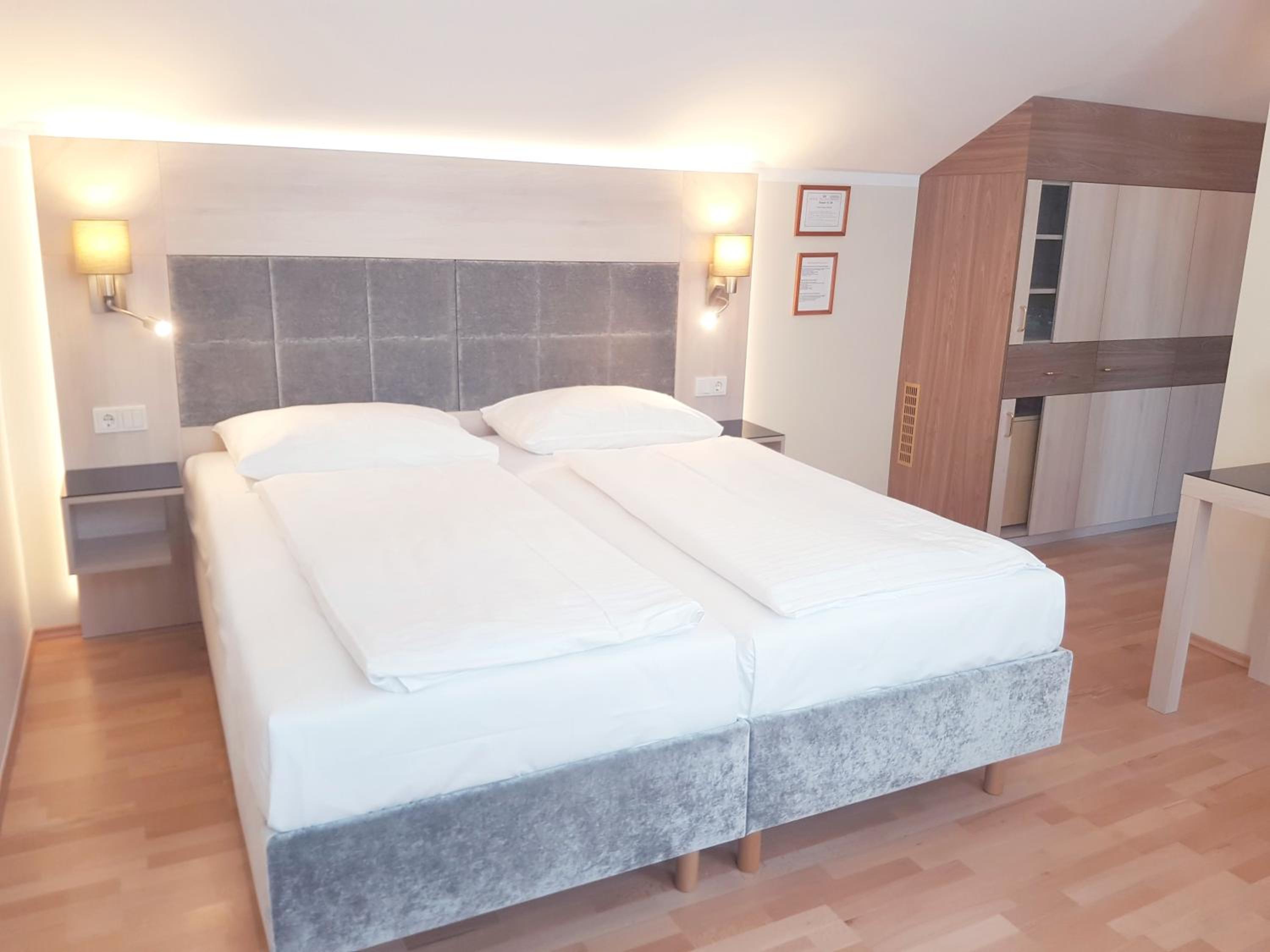 Two-Bedroom Apartment (5 Adults)