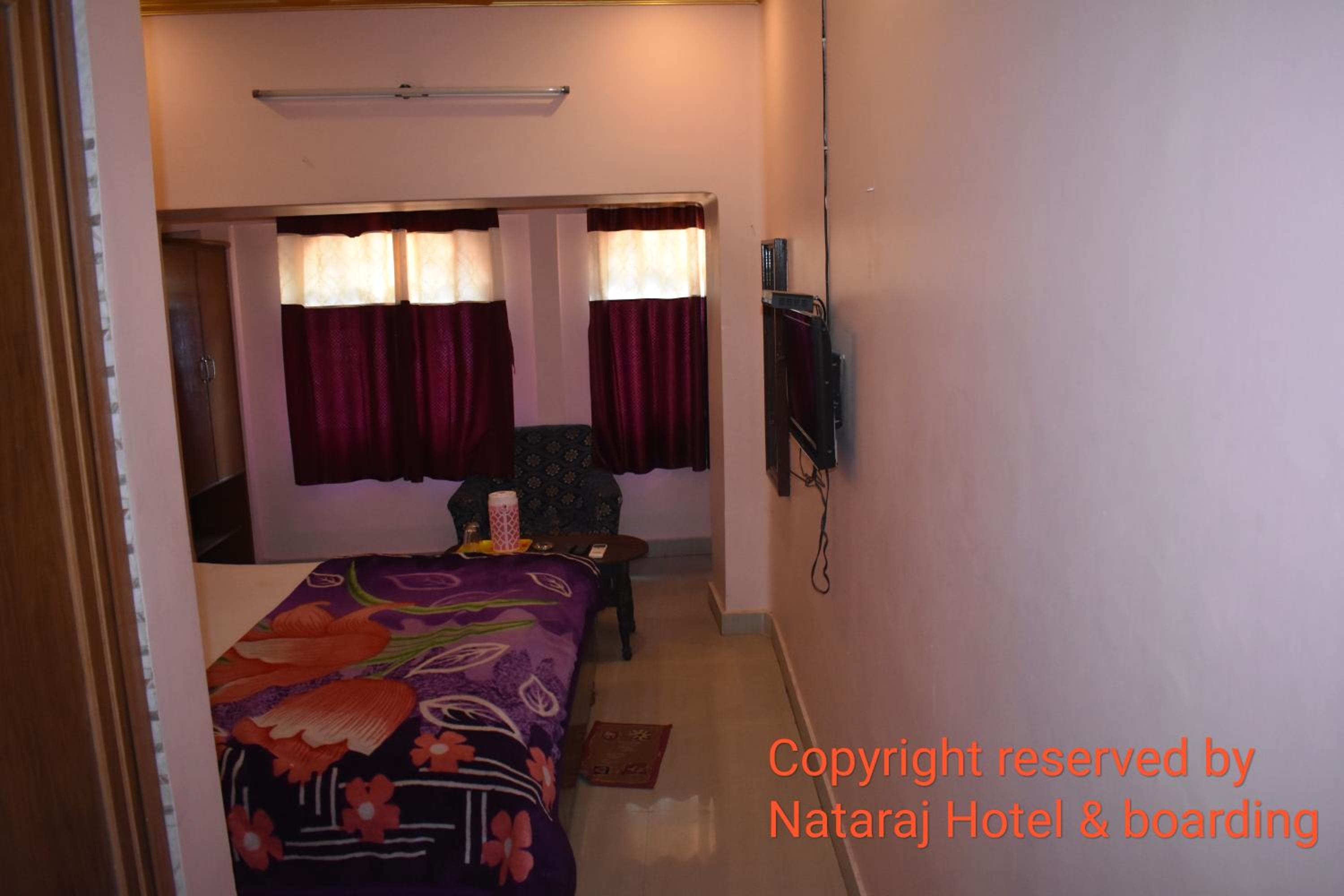 Deluxe Double Room (2 Adults + 1 Child)