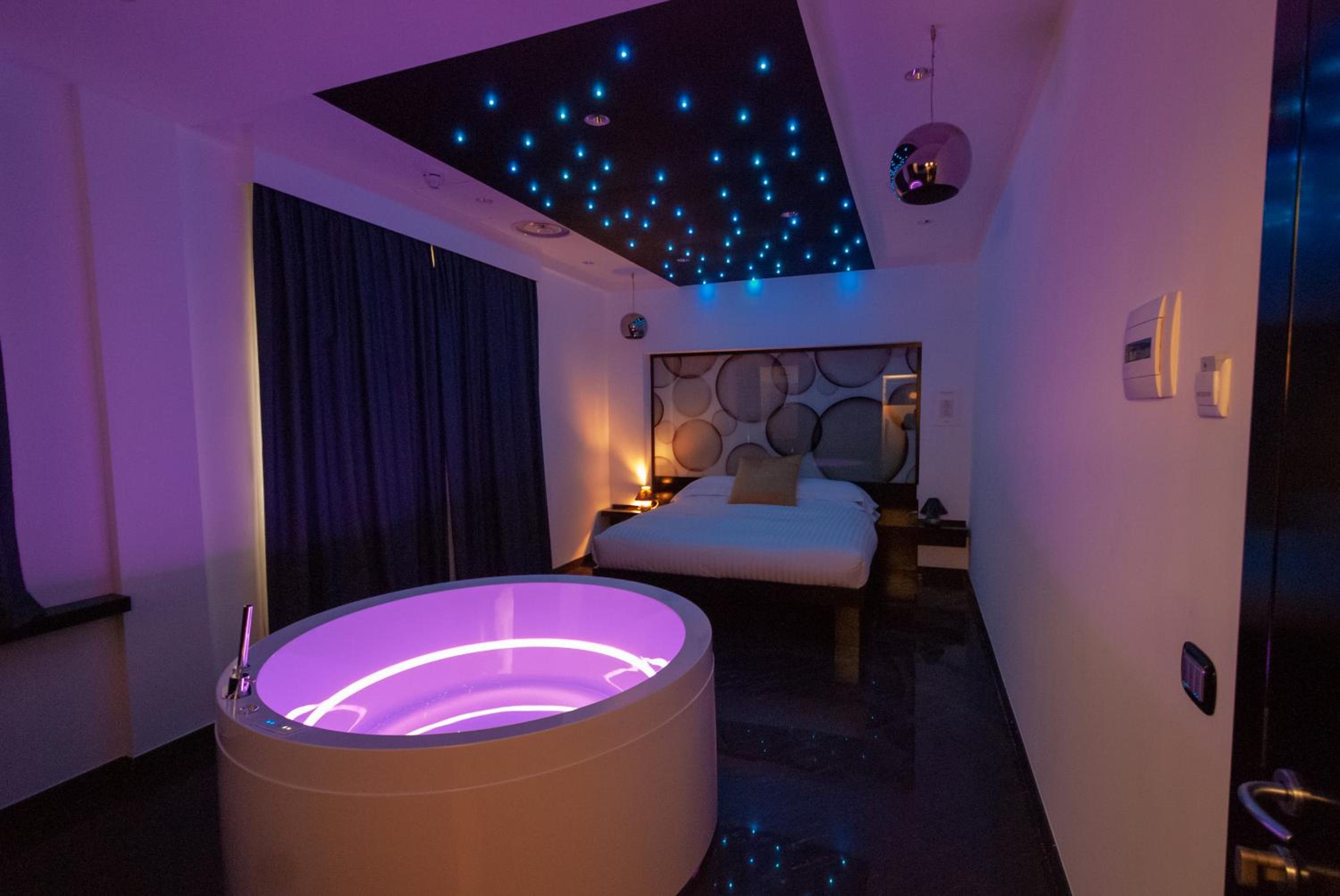 Suite with Hot Tub