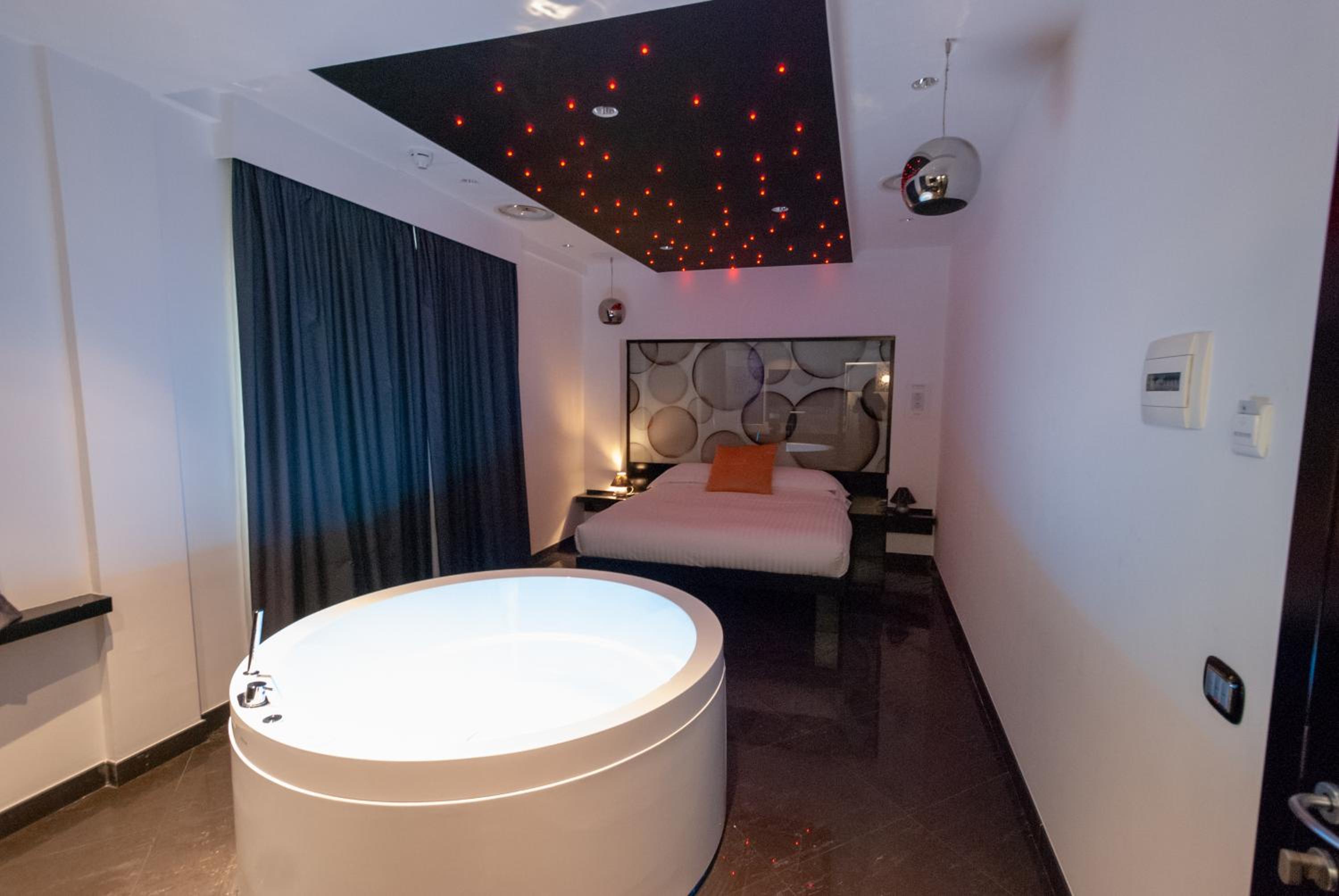 Suite with Hot Tub