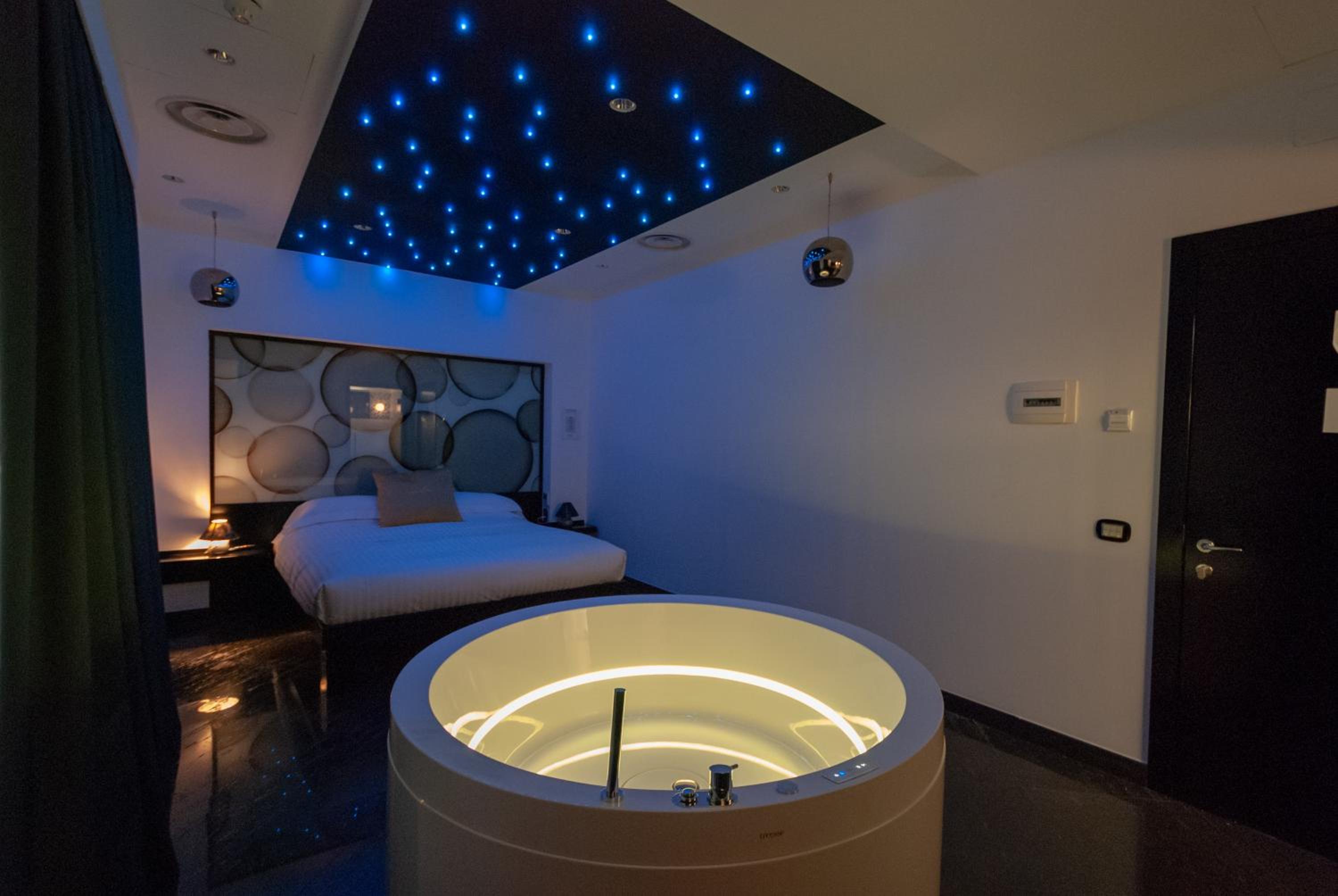 Suite with Hot Tub