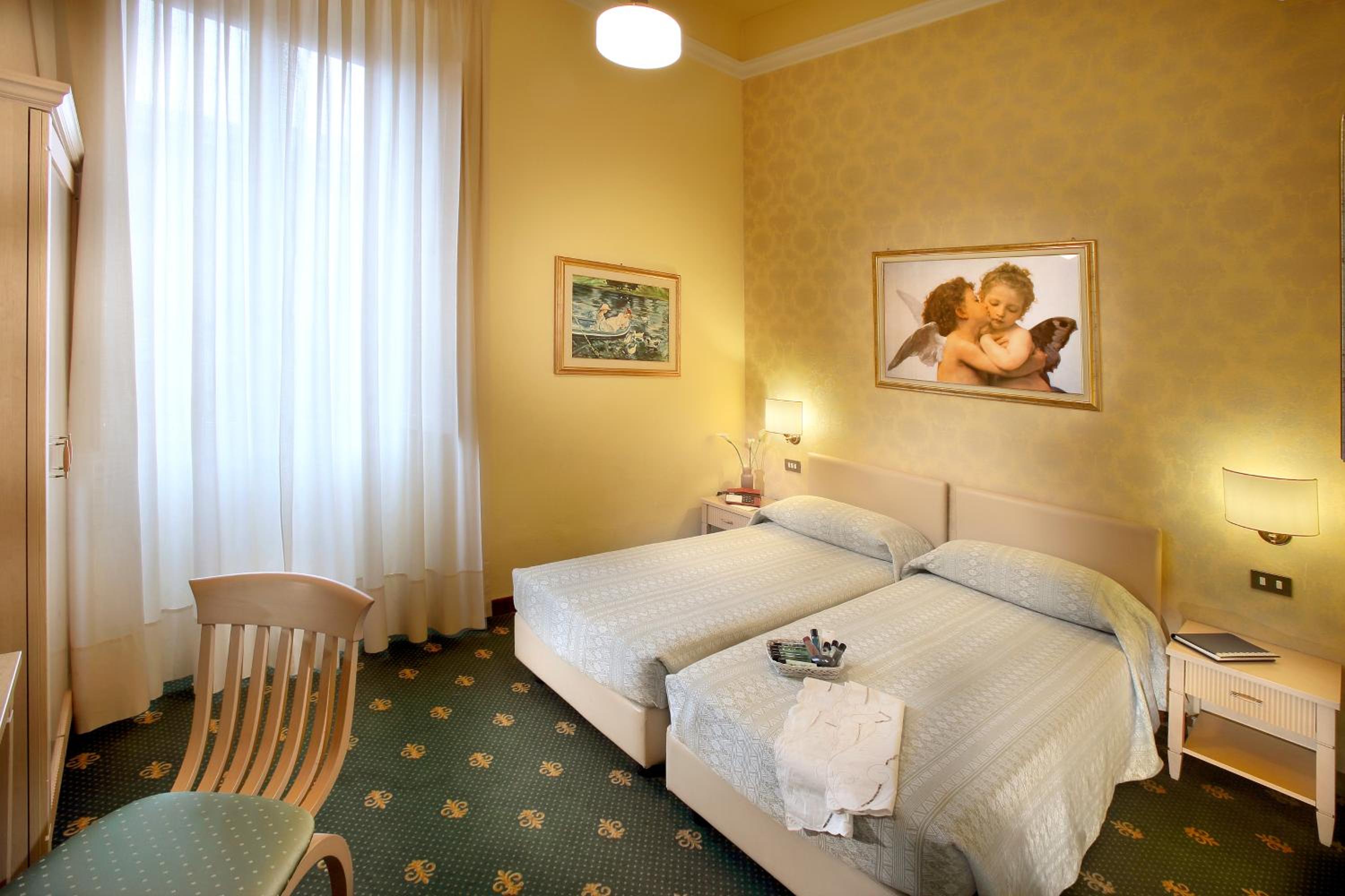 Double or Twin Room - Photo 5