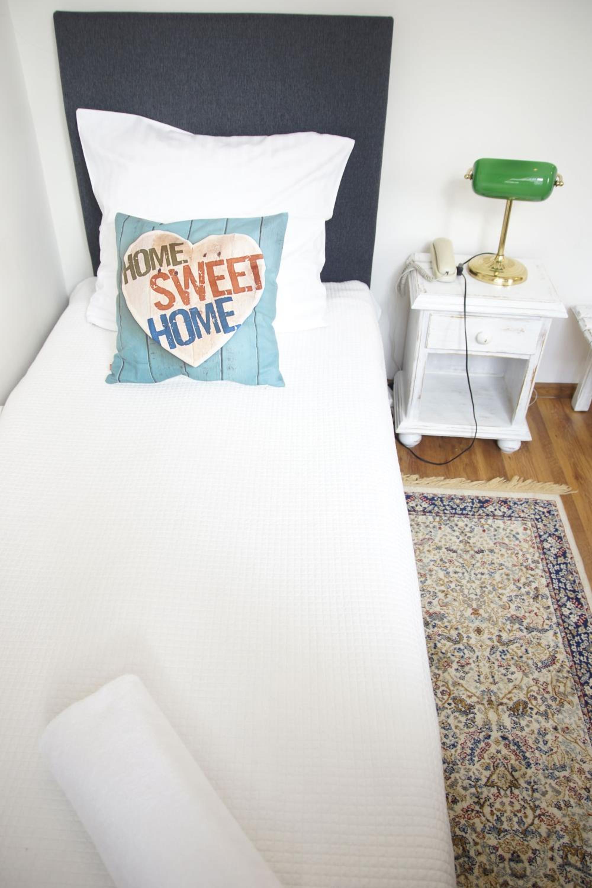 Double Room (30)