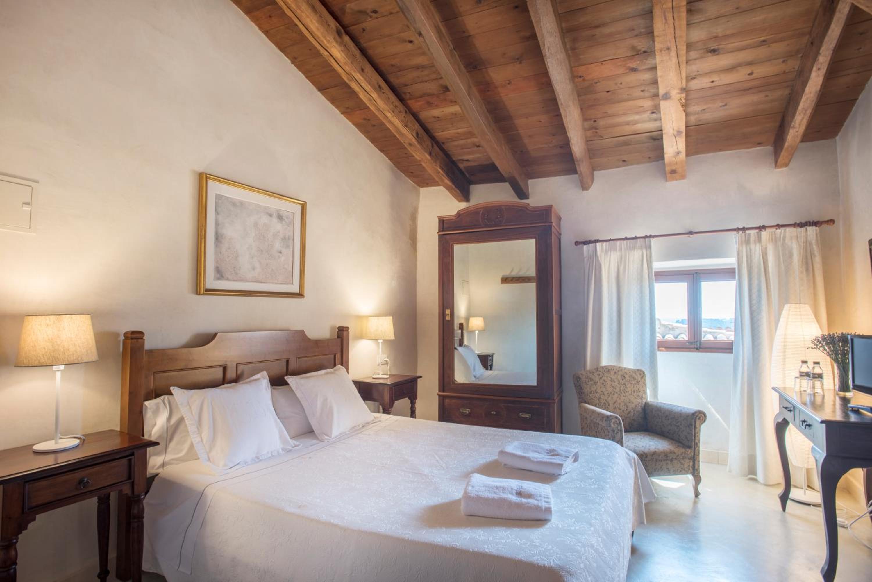 Double or Twin Room - Photo 7