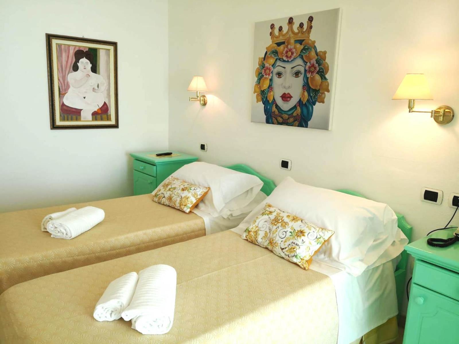Standard Double Room - Photo 4