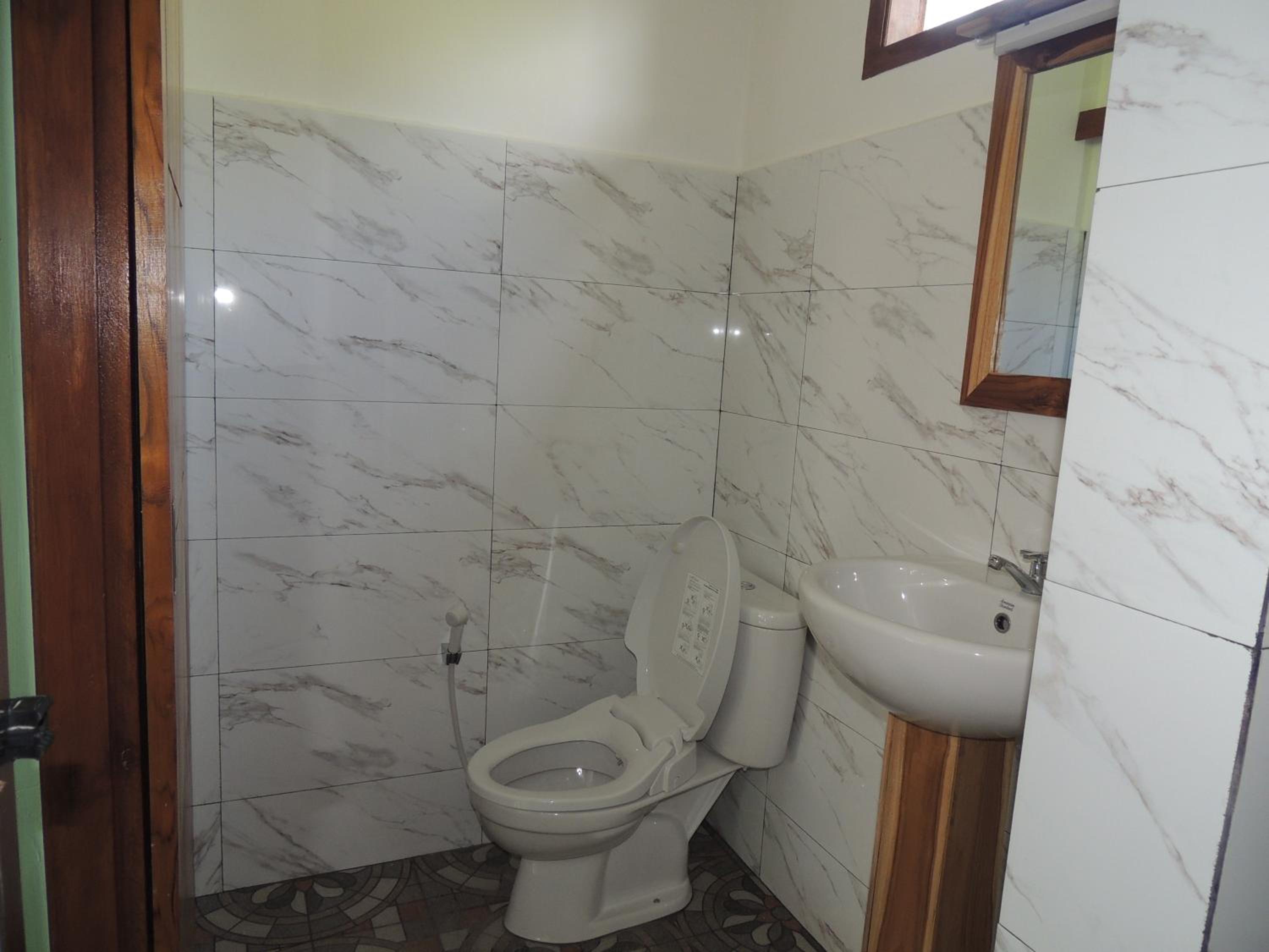 Superior Double or Twin Room with Free Return Airport Transfer - Photo 4
