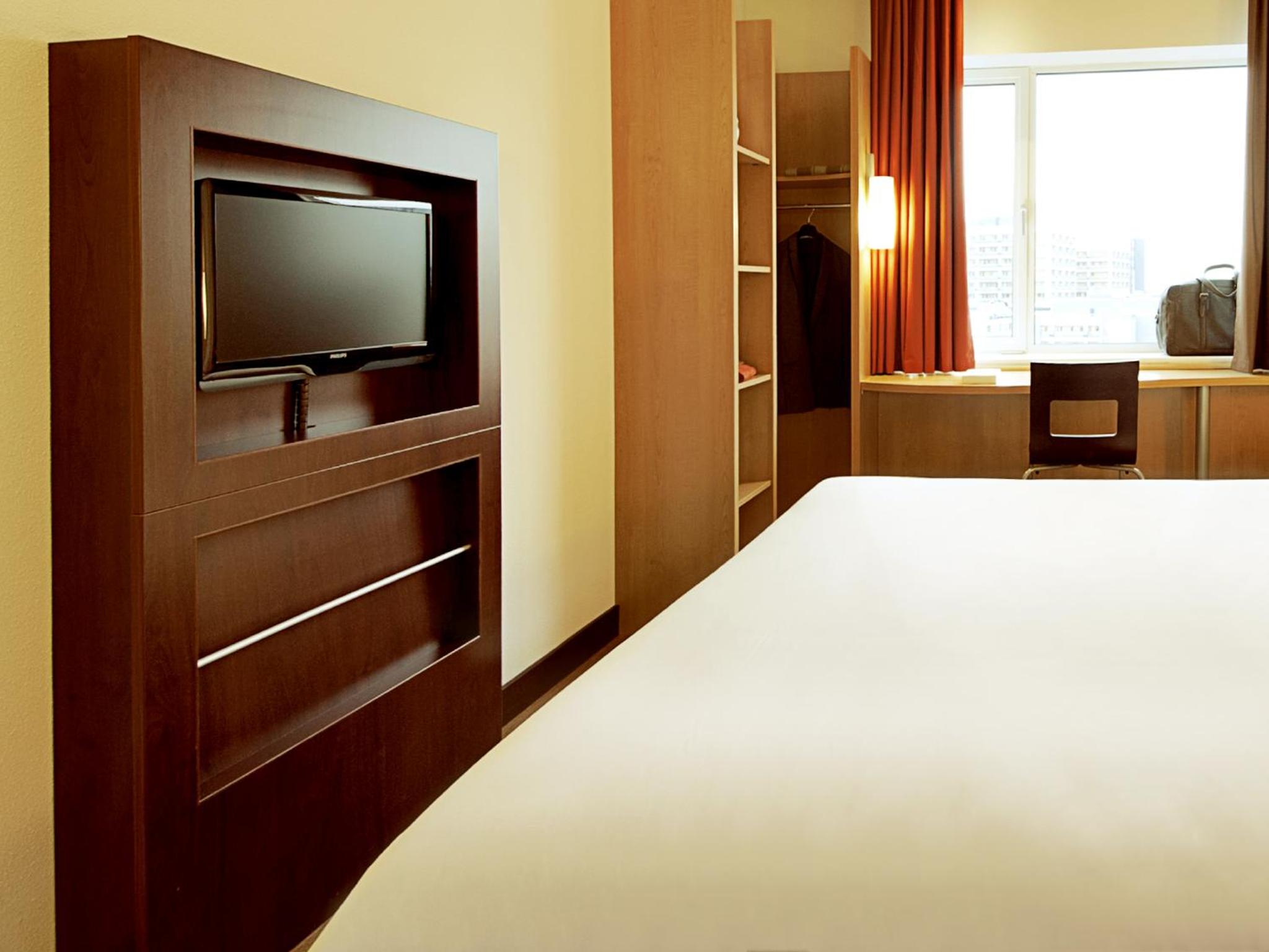 Standard Double Room - Photo 8