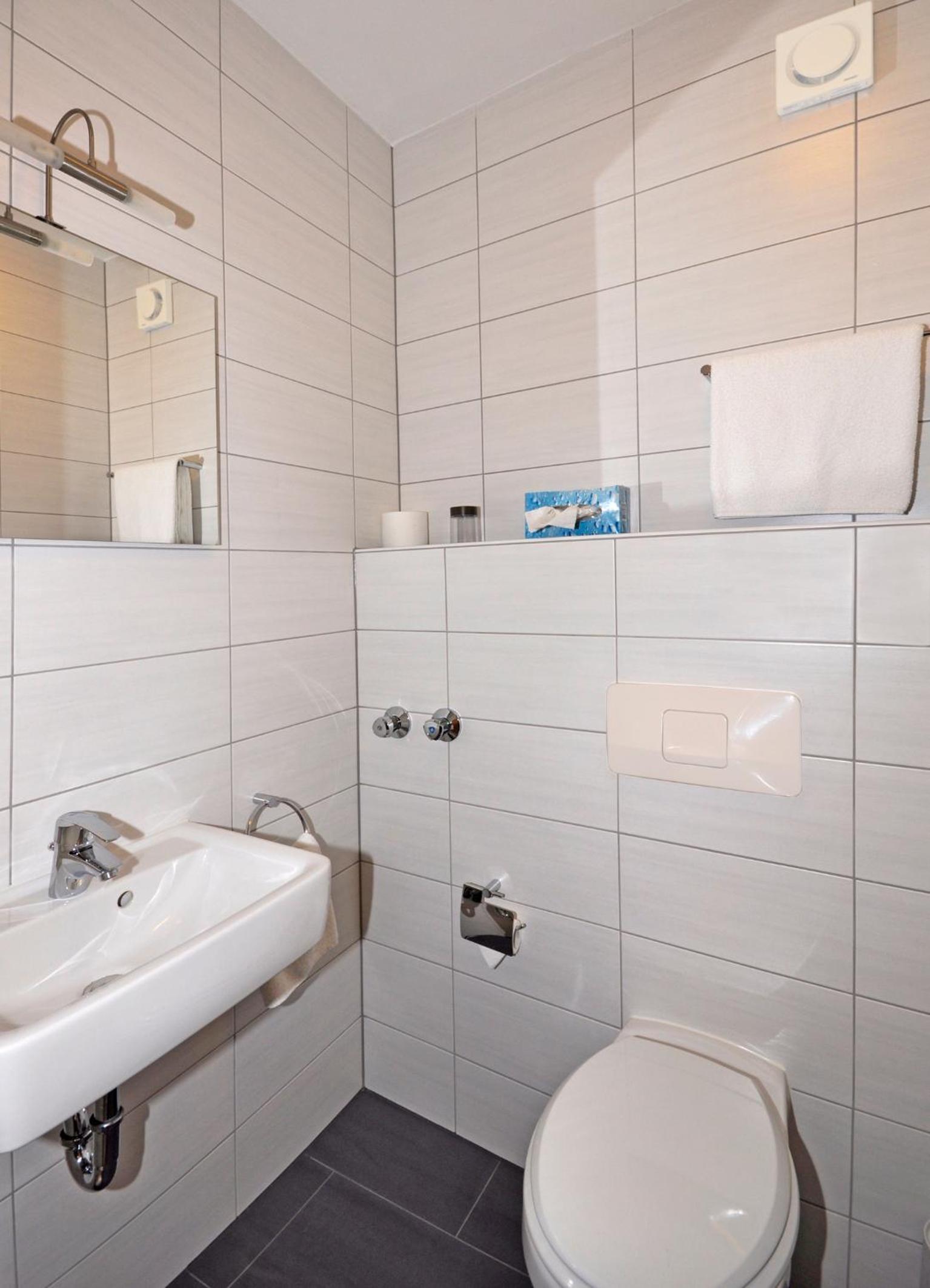 Double Room - Photo 7