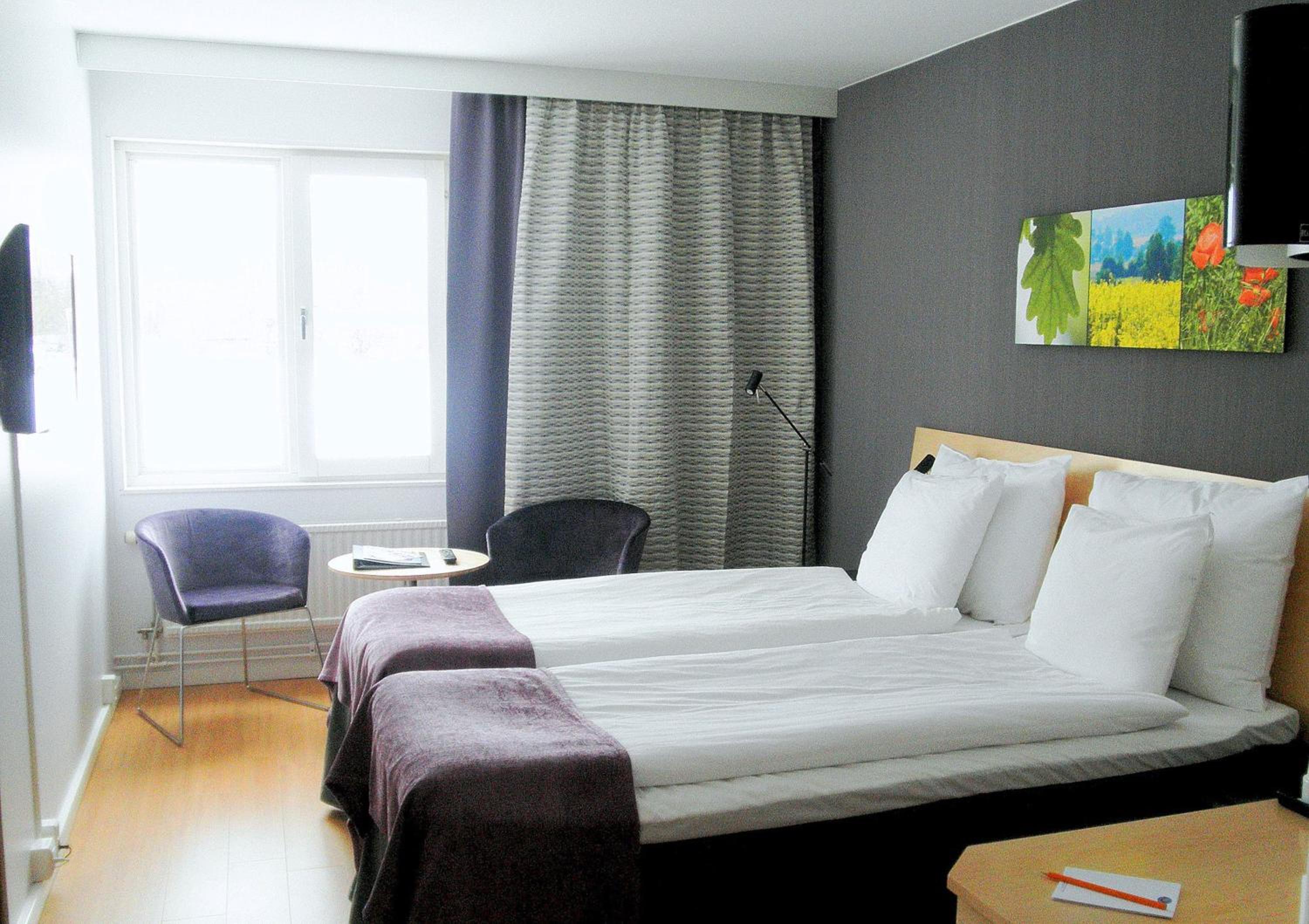Standard Twin Room - Photo 8