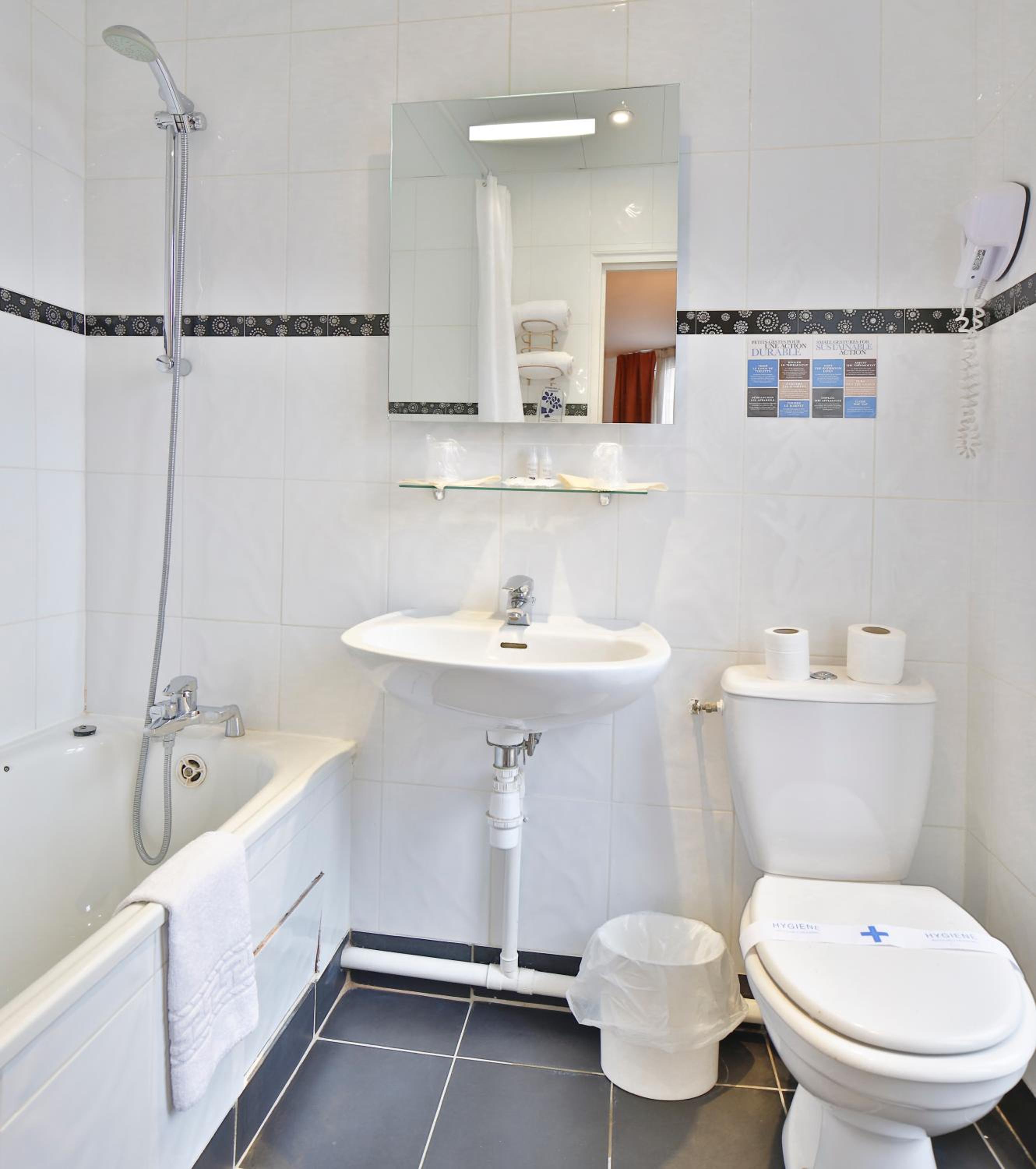 Triple Room - Photo 2