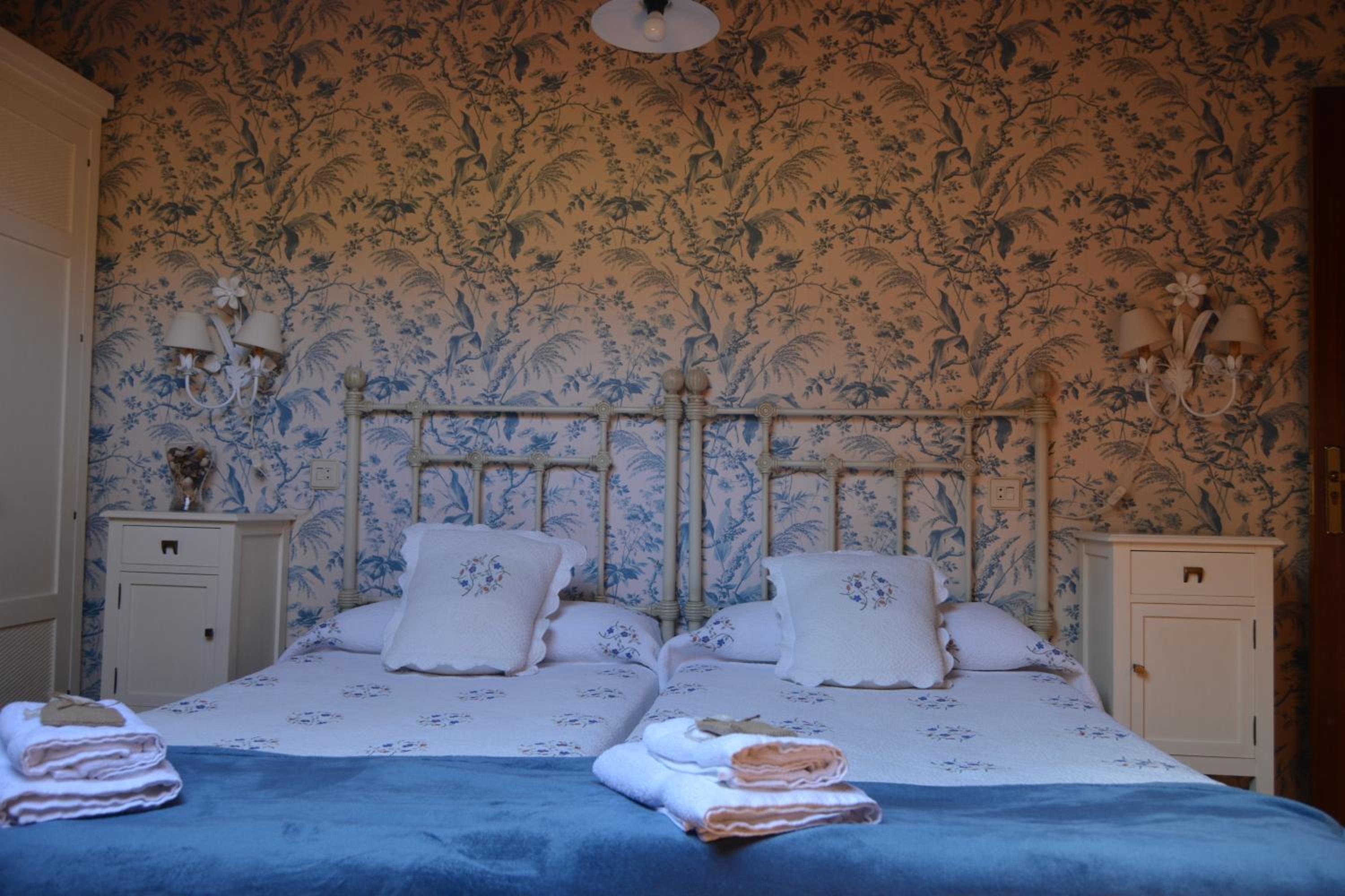 Double Room - Photo 2
