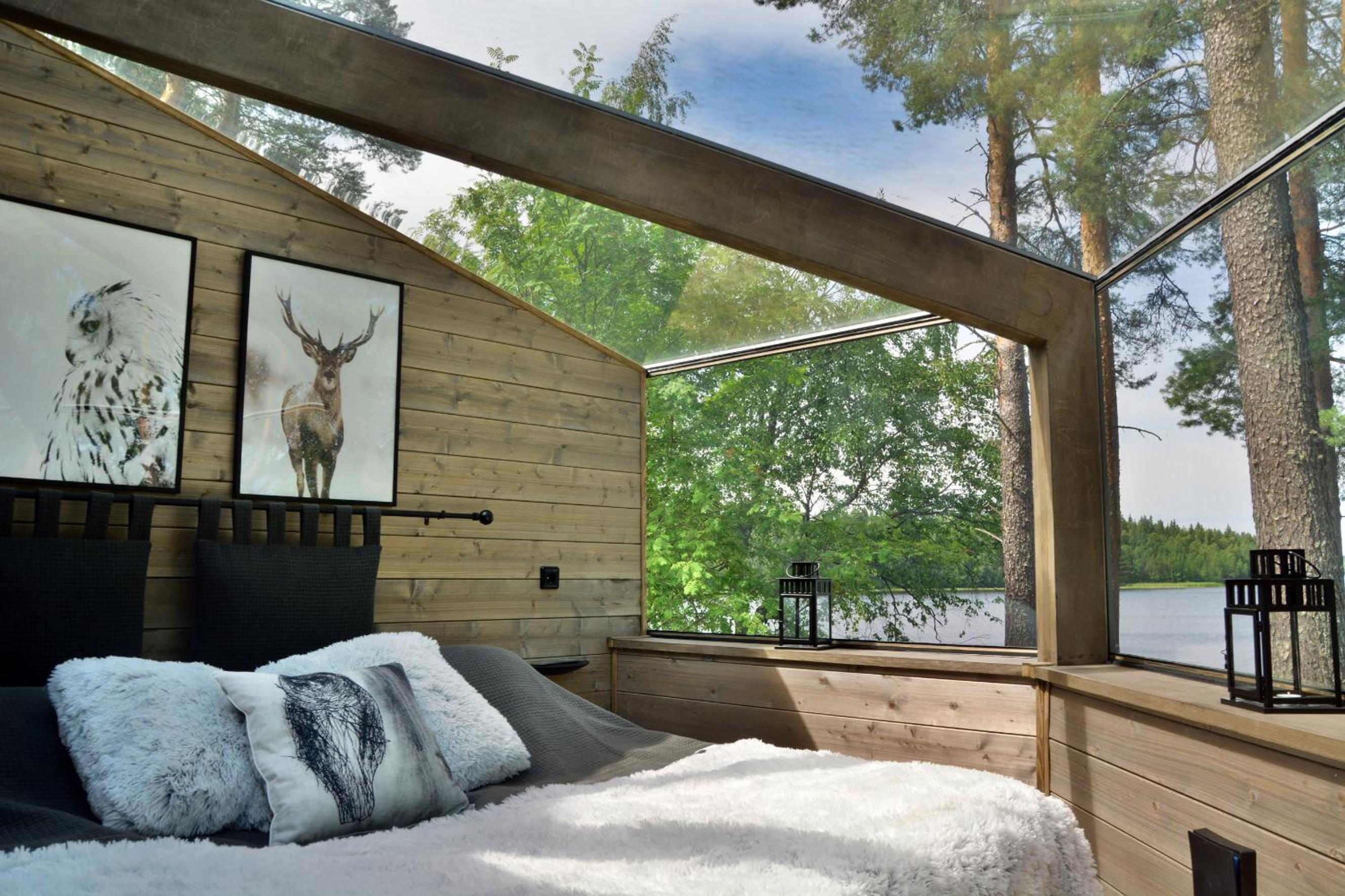 Deluxe Queen Room with Two Queen Beds photo 1
