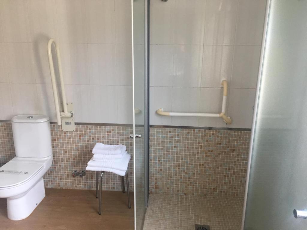 Double or Twin Room - Photo 10