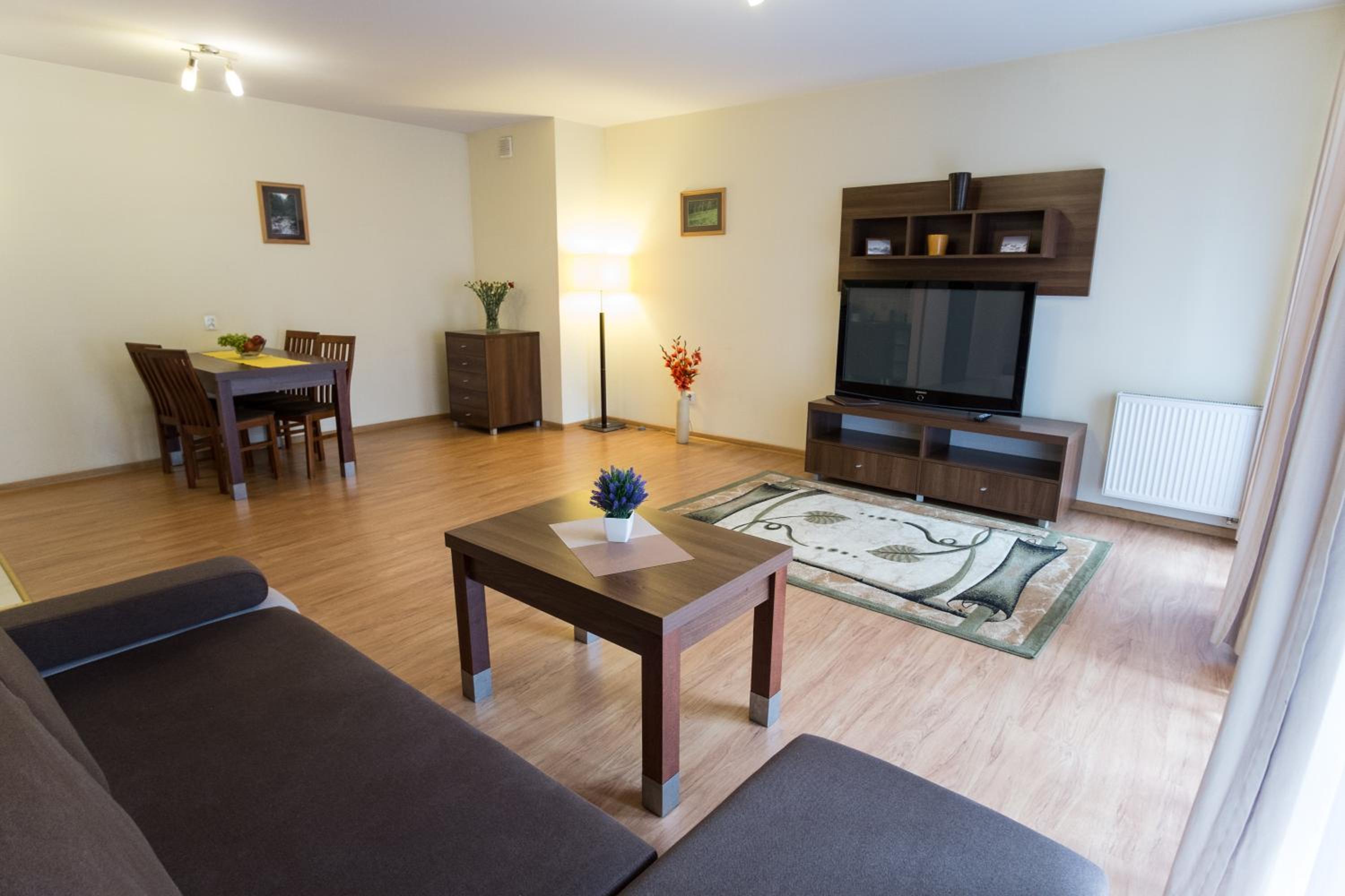 One-Bedroom Apartment with Twin Beds - Photo 100
