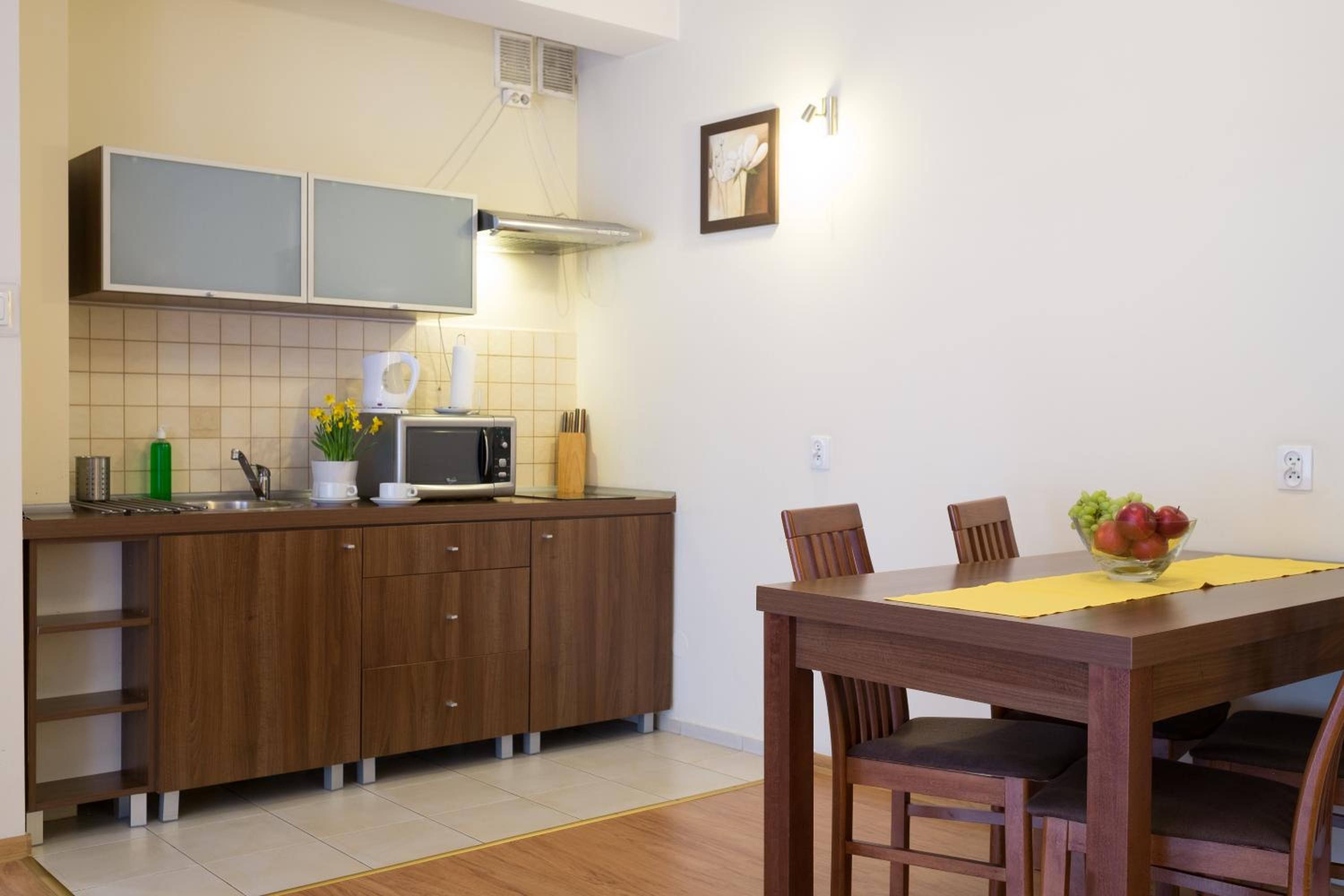 One-Bedroom Apartment with Twin Beds - Photo 15