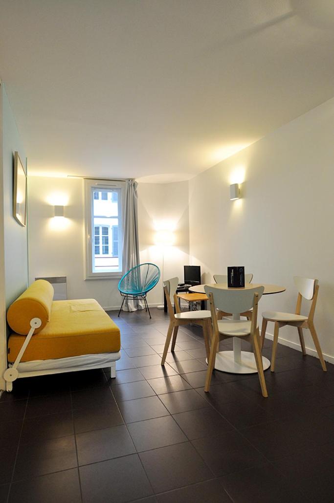 Two-Bedroom Apartment - Photo 6