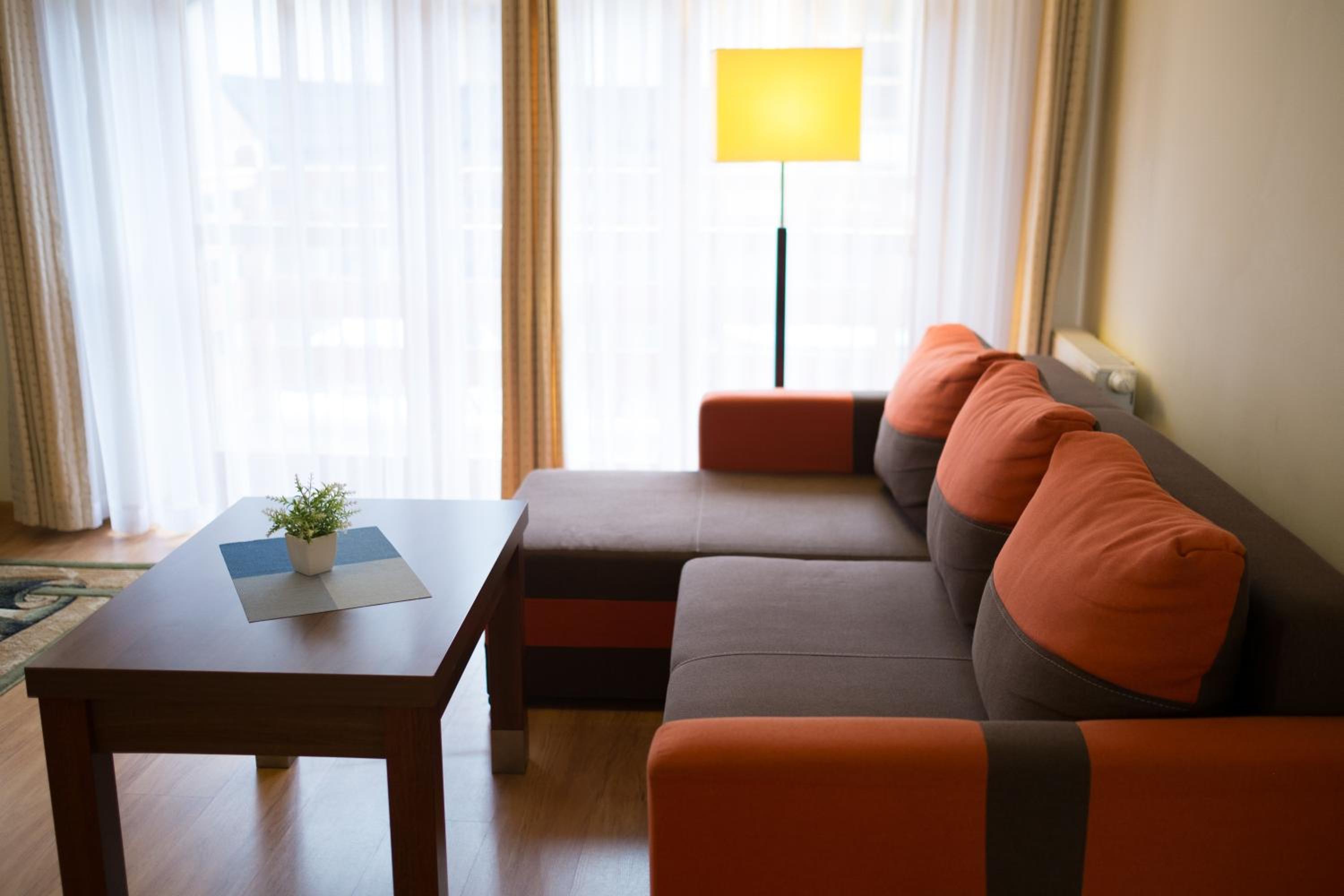 Two-Bedroom Apartment with Balcony - Photo 4