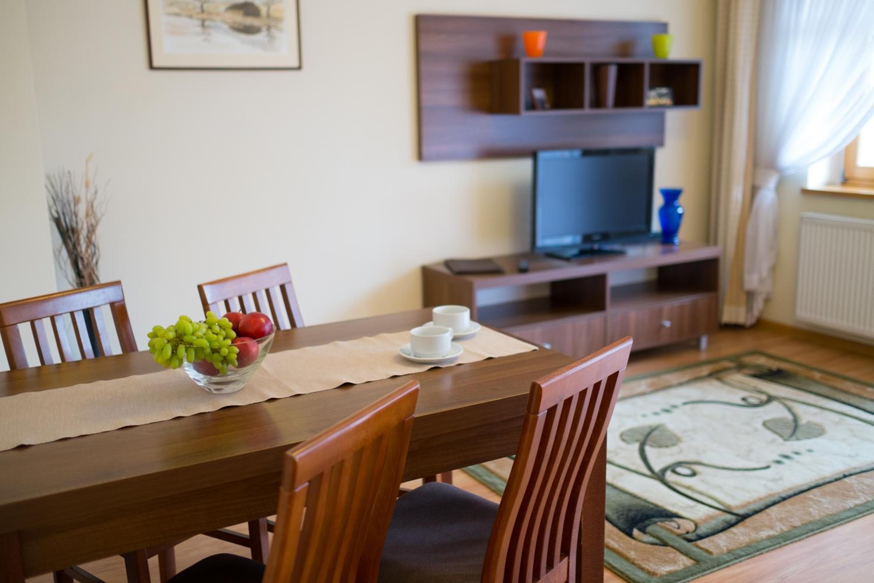 Two-Bedroom Apartment with Balcony - Photo 3