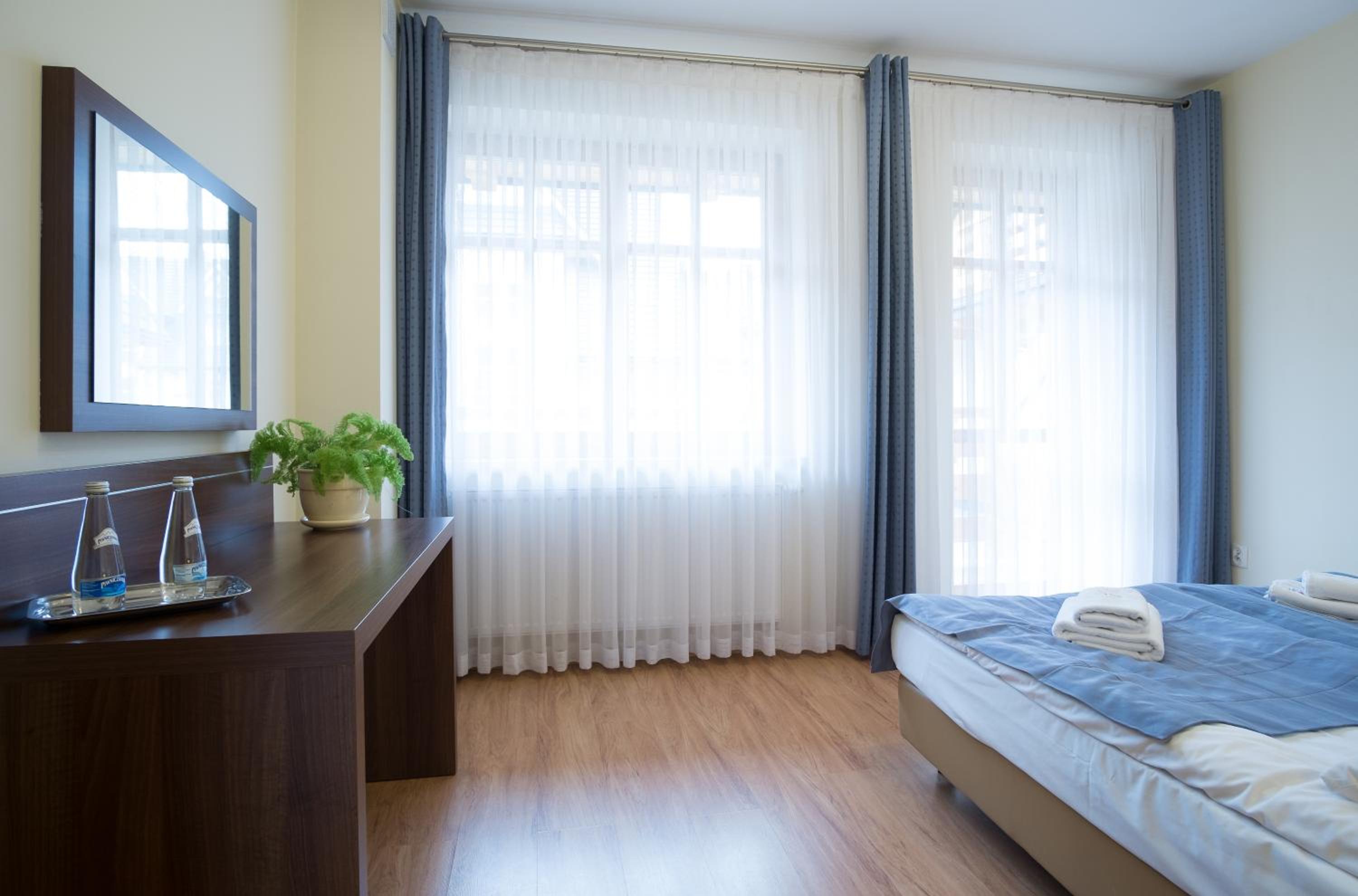 Two-Bedroom Apartment with Balcony - Photo 39