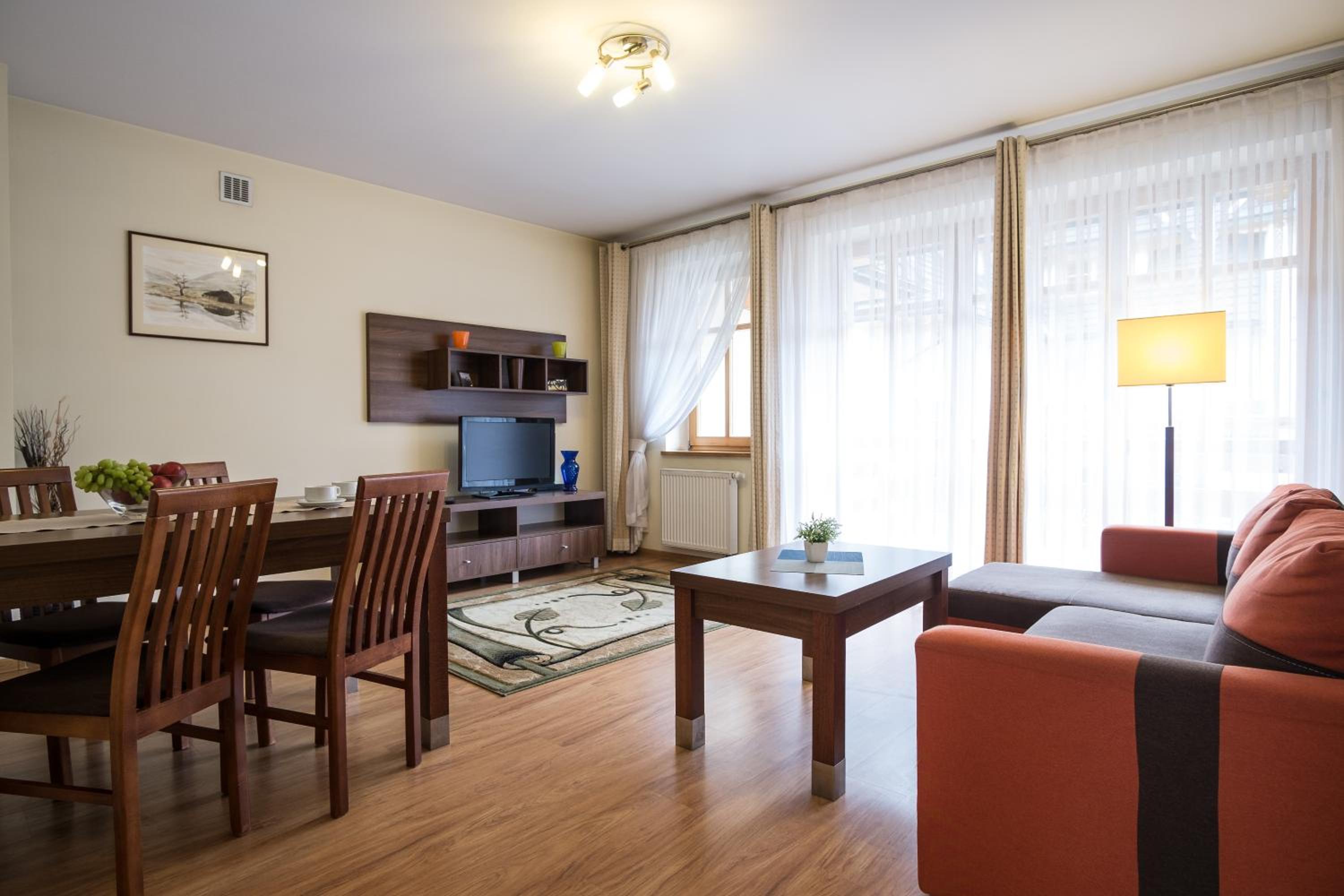 Two-Bedroom Apartment with Balcony - Photo 12