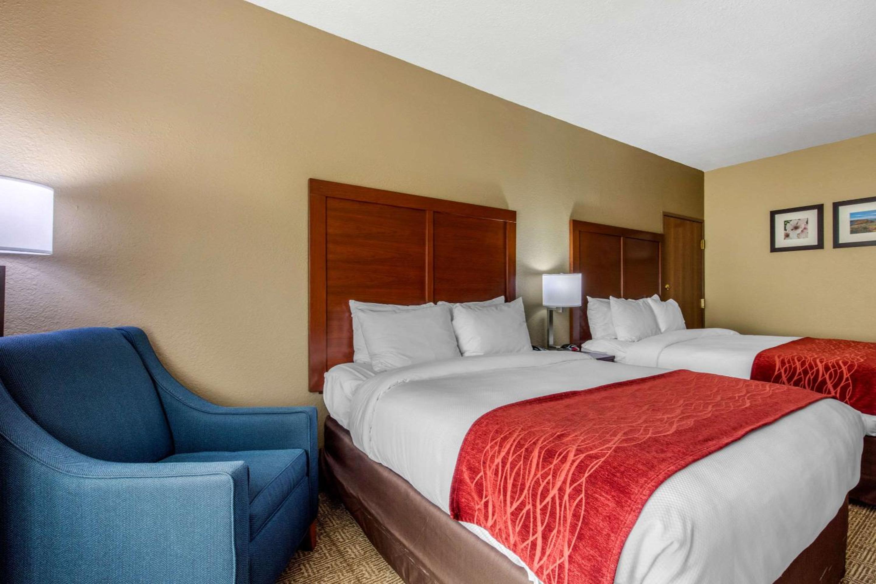Queen Room with Two Queen Beds - Disability Access photo 1