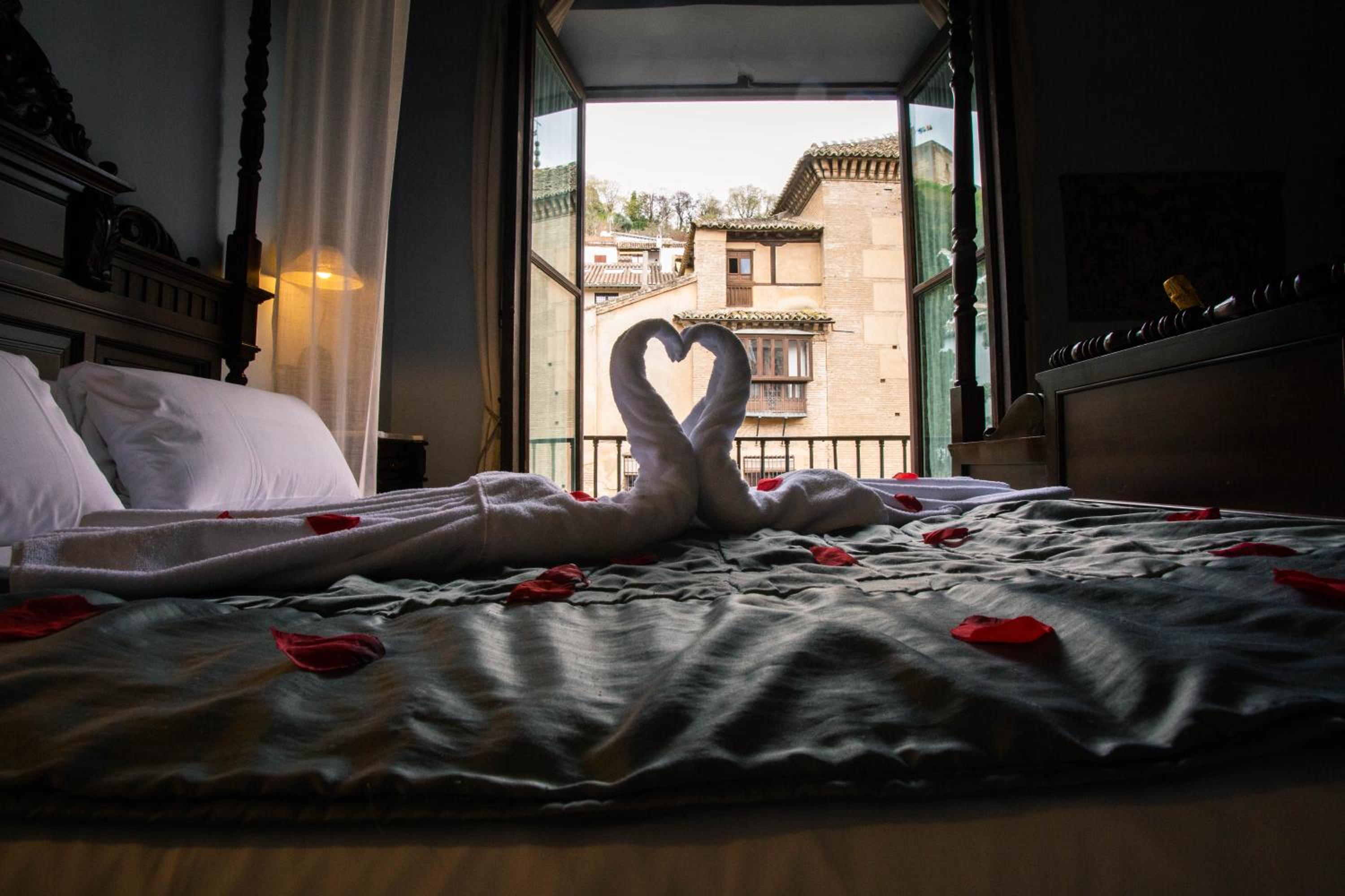 Junior Suite with Alhambra Views - Photo 4