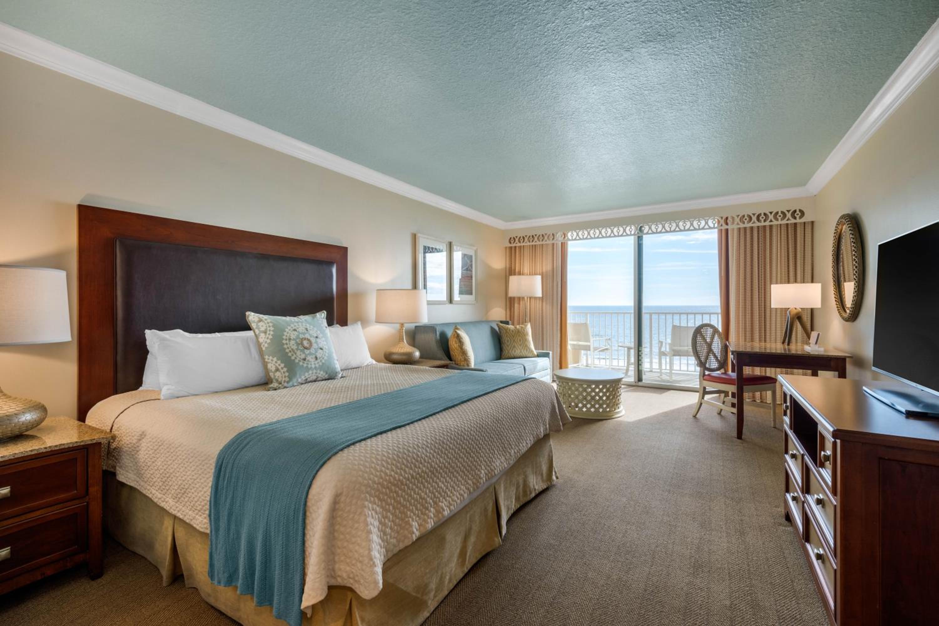 Oceanfront Room - King Bed - Photo 1