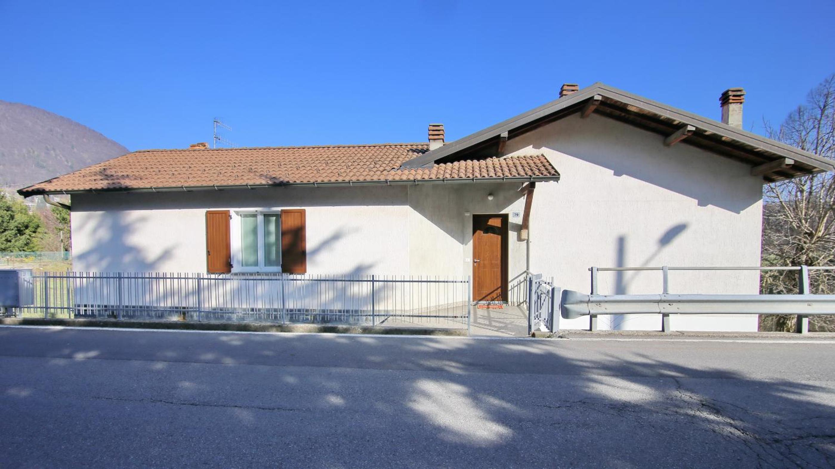 Two-Bedroom House photo 2