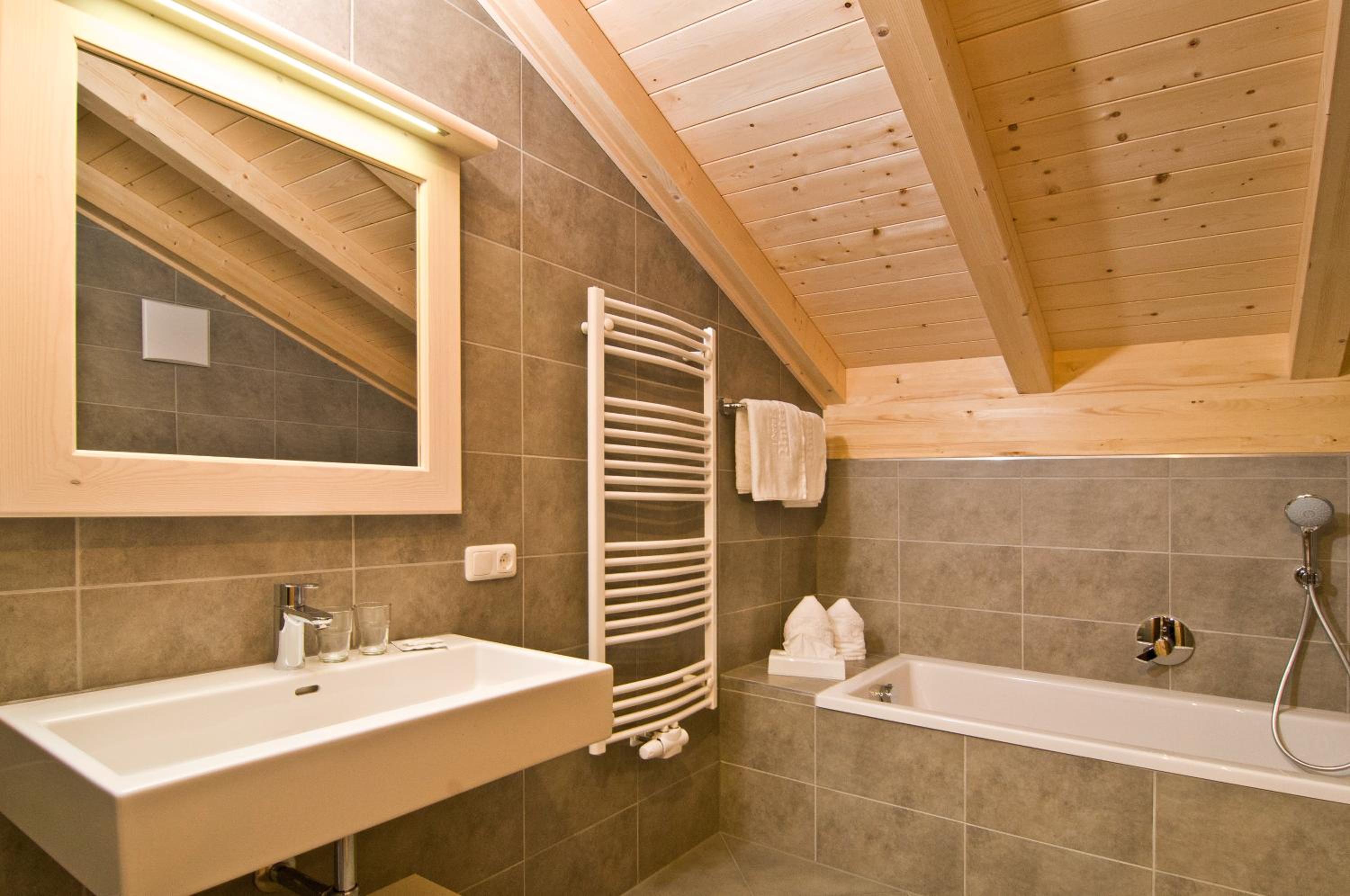 Double Room with Balcony - Photo 6