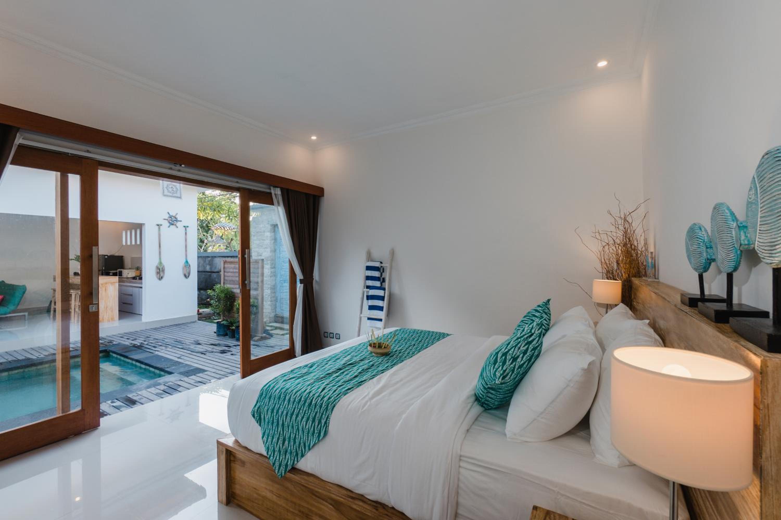 Three-Bedroom Villa - Photo 18