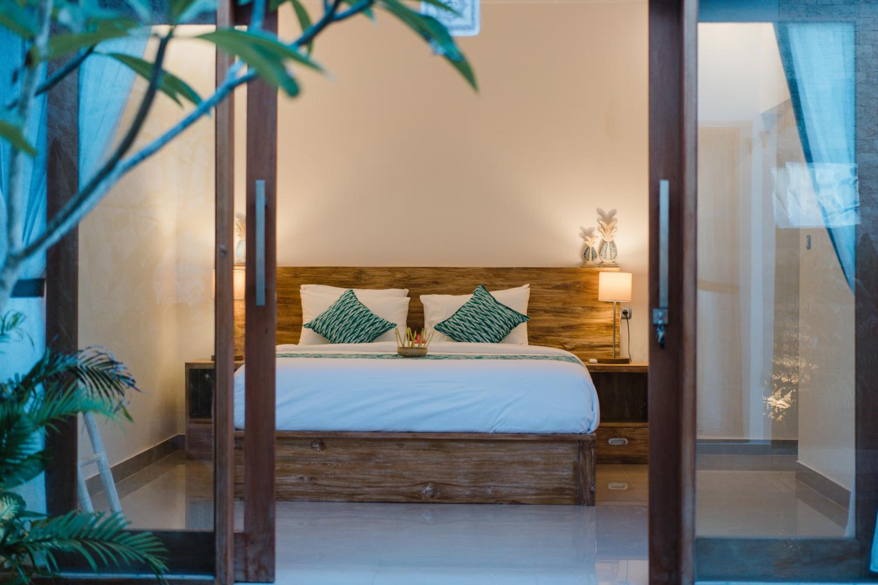 Three-Bedroom Villa - Photo 7